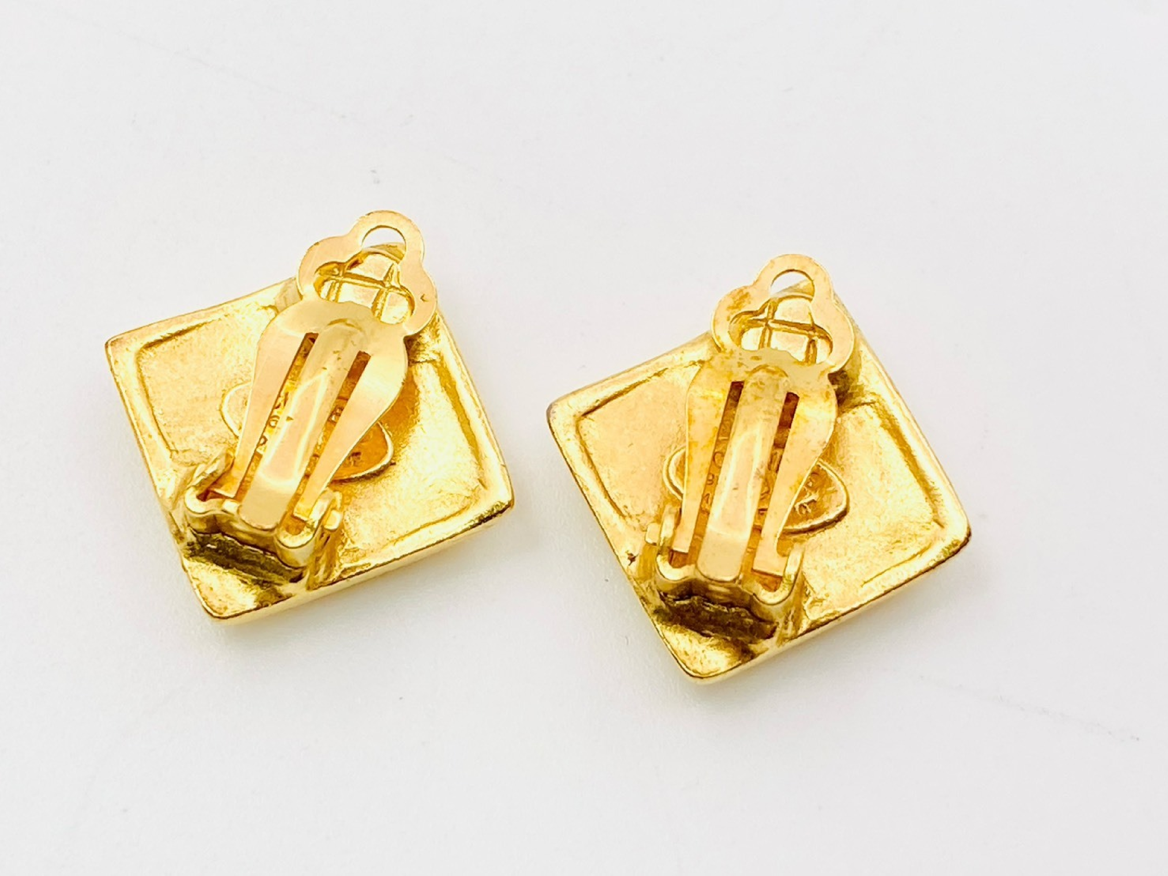 Coco Mark Diamond Earrings 96P Gold Earrings — view 2