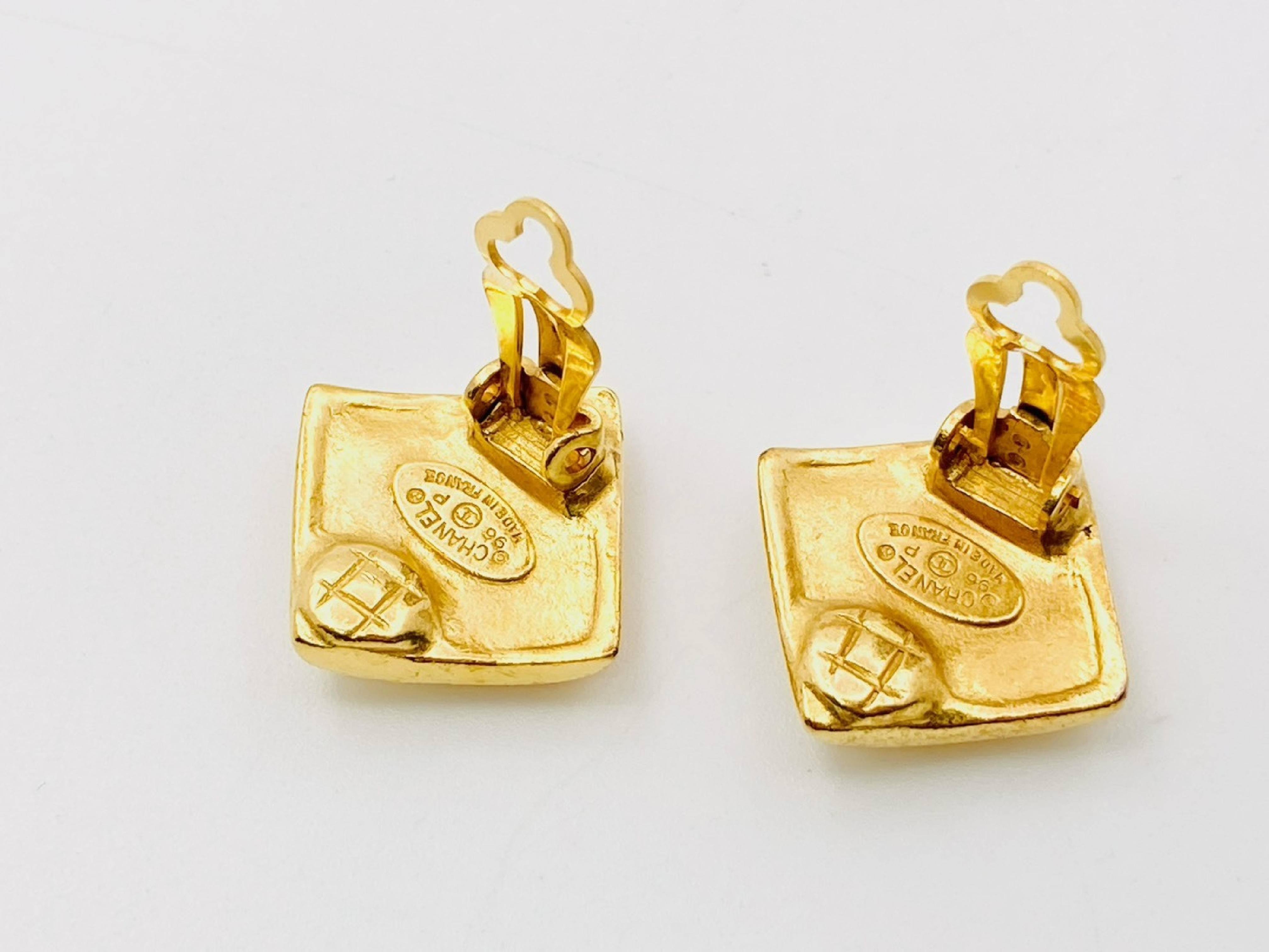 Coco Mark Diamond Earrings 96P Gold Earrings — view 3