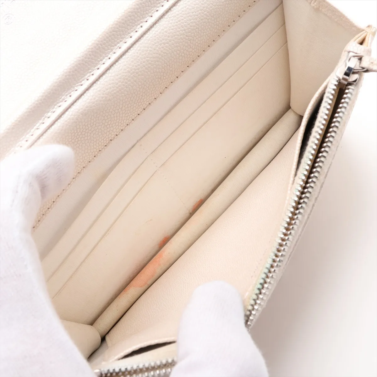 Matelassé Caviar Skin Chain Wallet, White, Silver Hardware, 28783971, Serial Number 28 — view 8