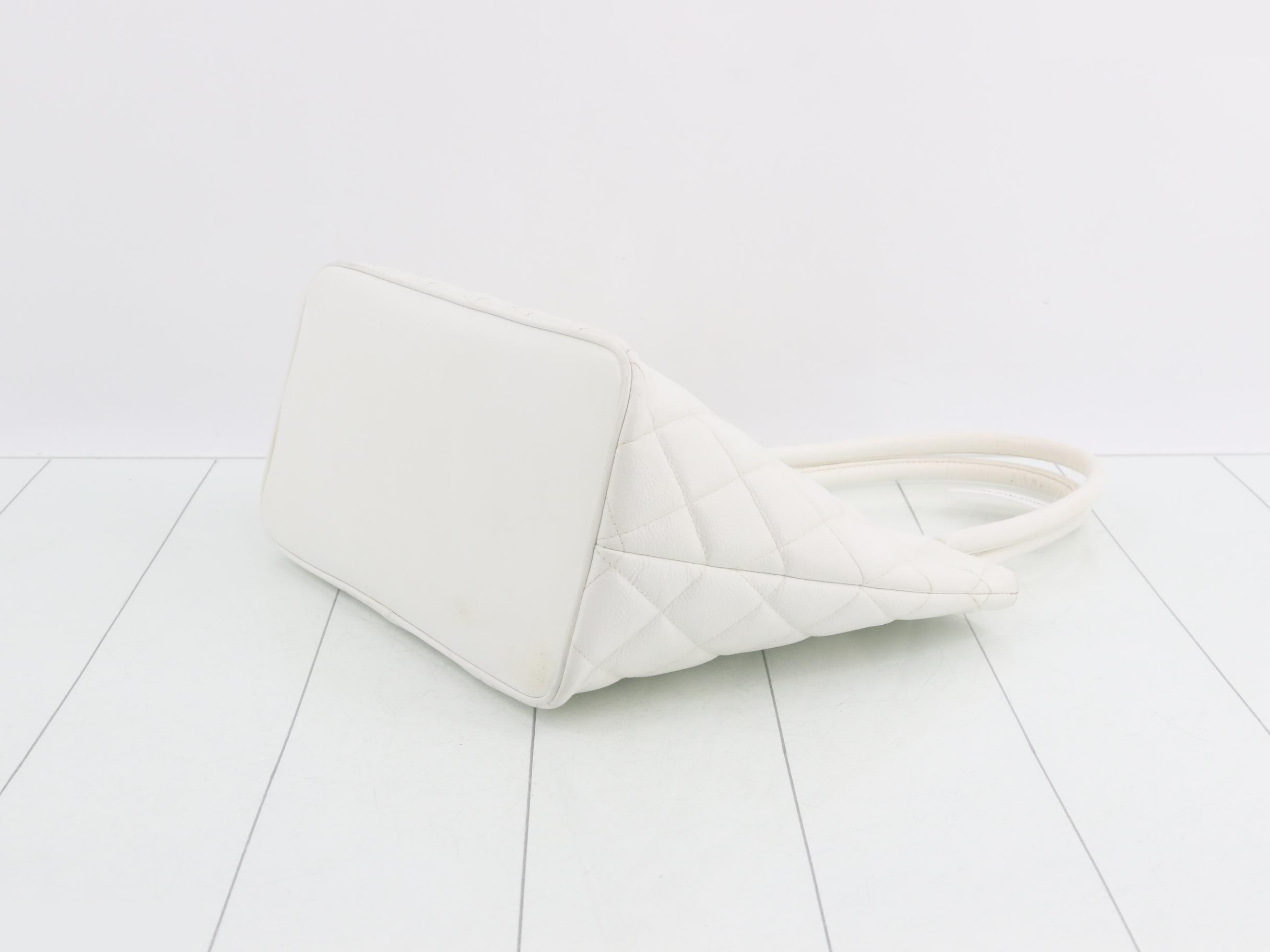 Reissue tote bag, booth #4 — view 6