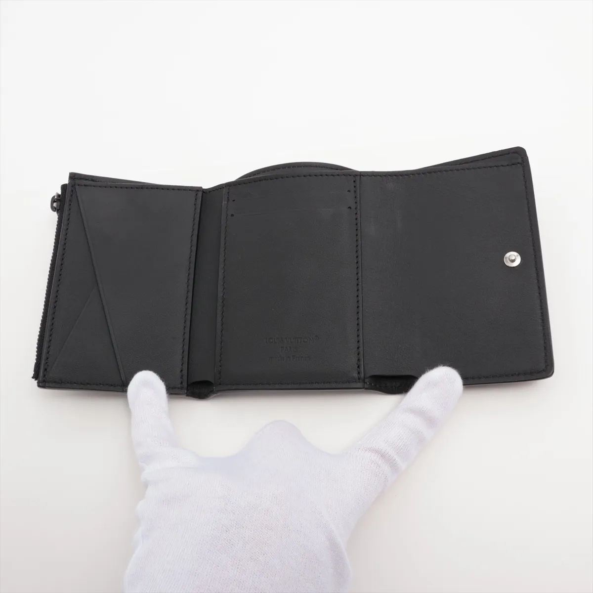 LV Aerogram Victor Wallet M26250 Black Compact Wallet (RFID detected) — view 4