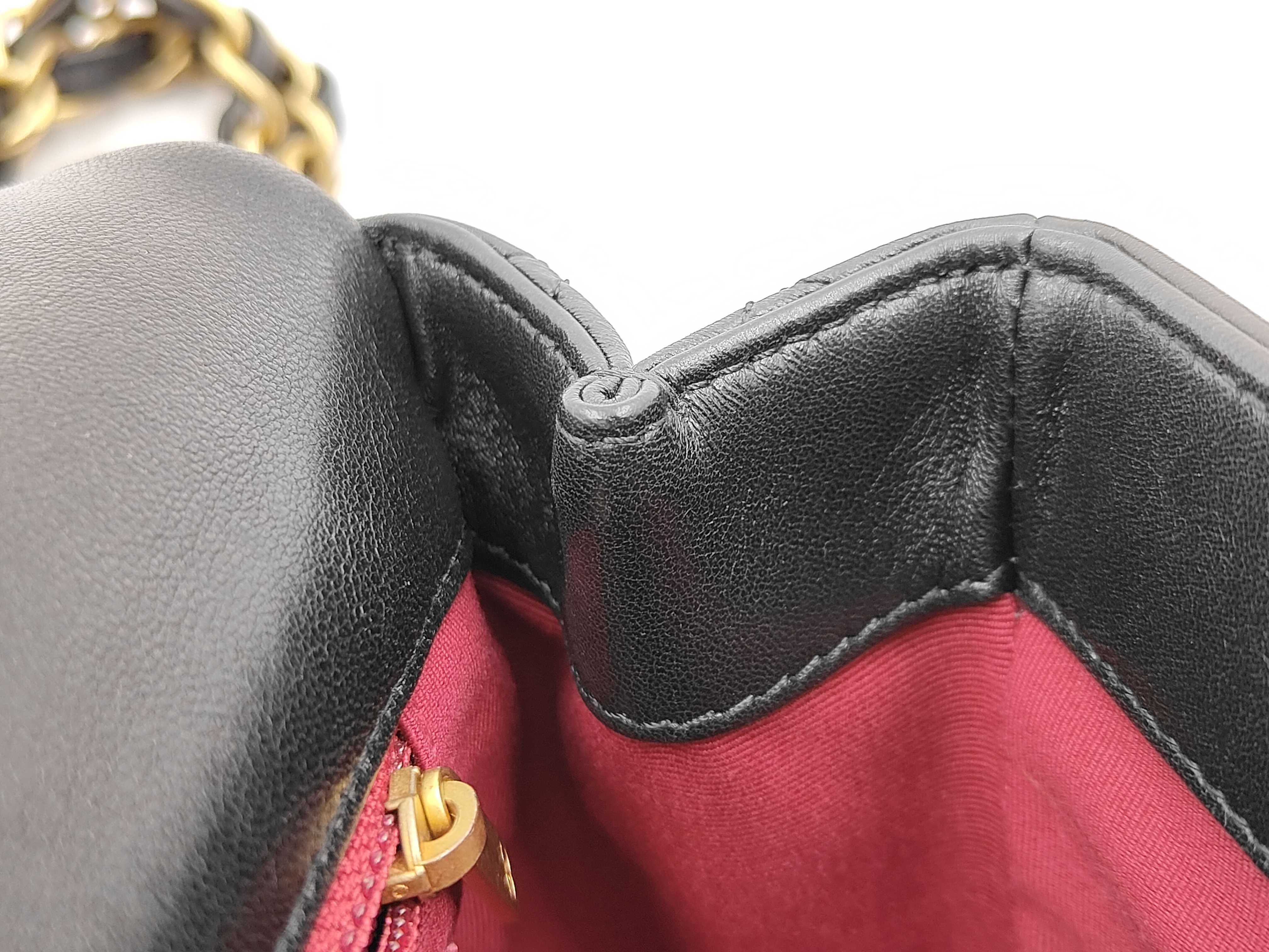 Matelassé Lambskin Black 2-Way Chain Shoulder Bag — view 8