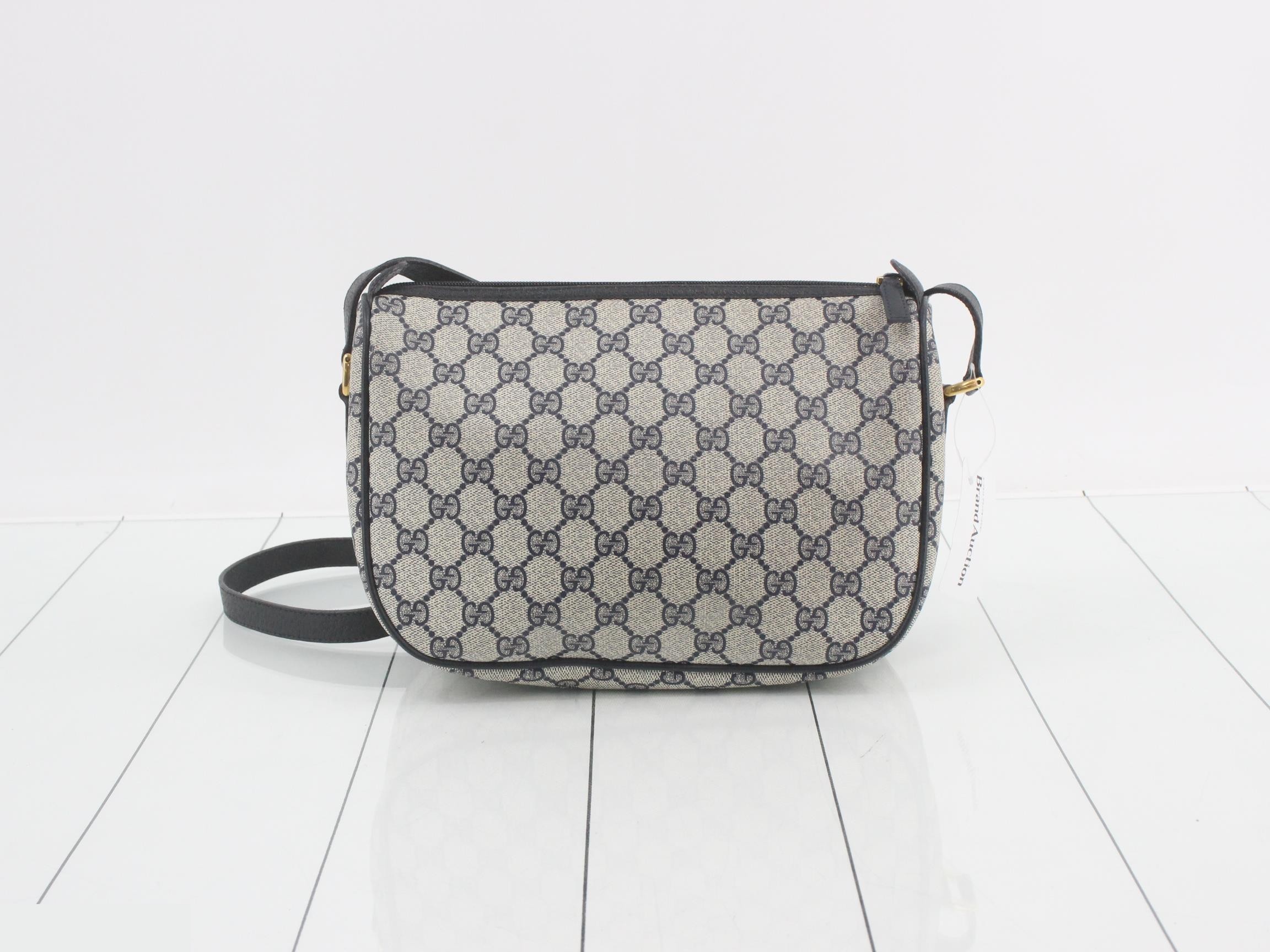 GG Supreme Sherry Shoulder Bag — view 2