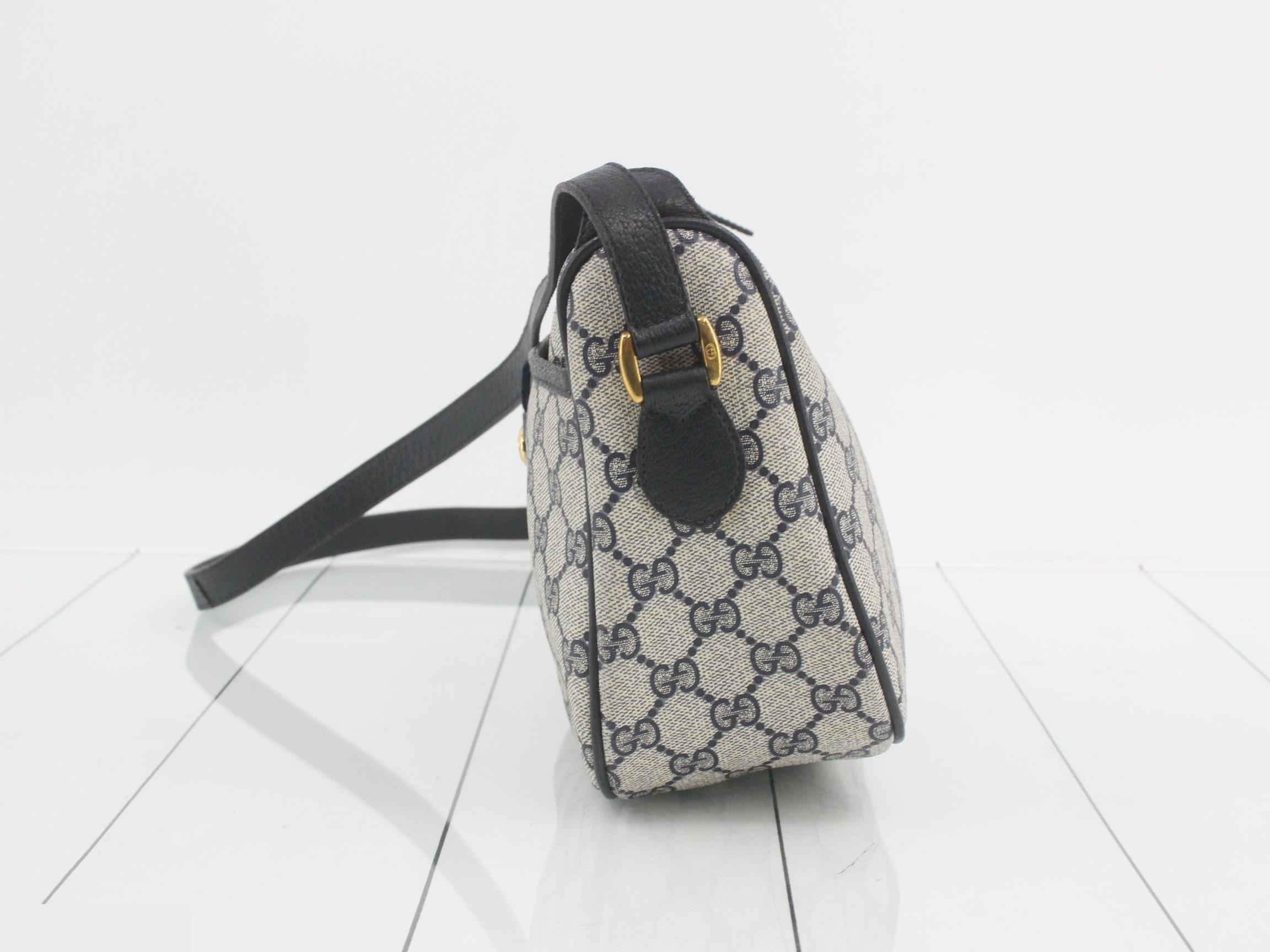 GG Supreme Sherry Shoulder Bag — view 3