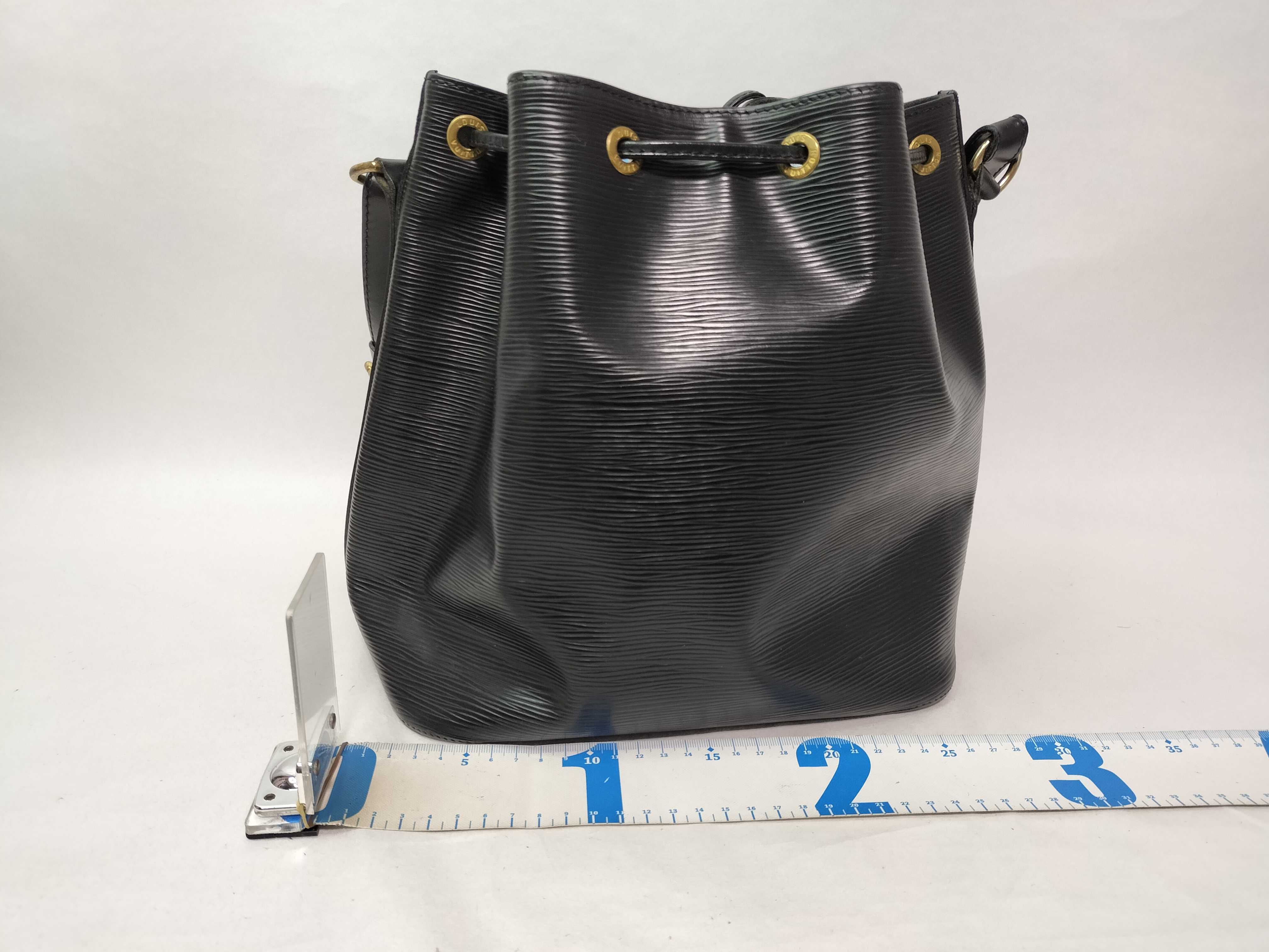 Epi Louis Vuitton Noe Epi M44102 Shoulder Bag — view 2
