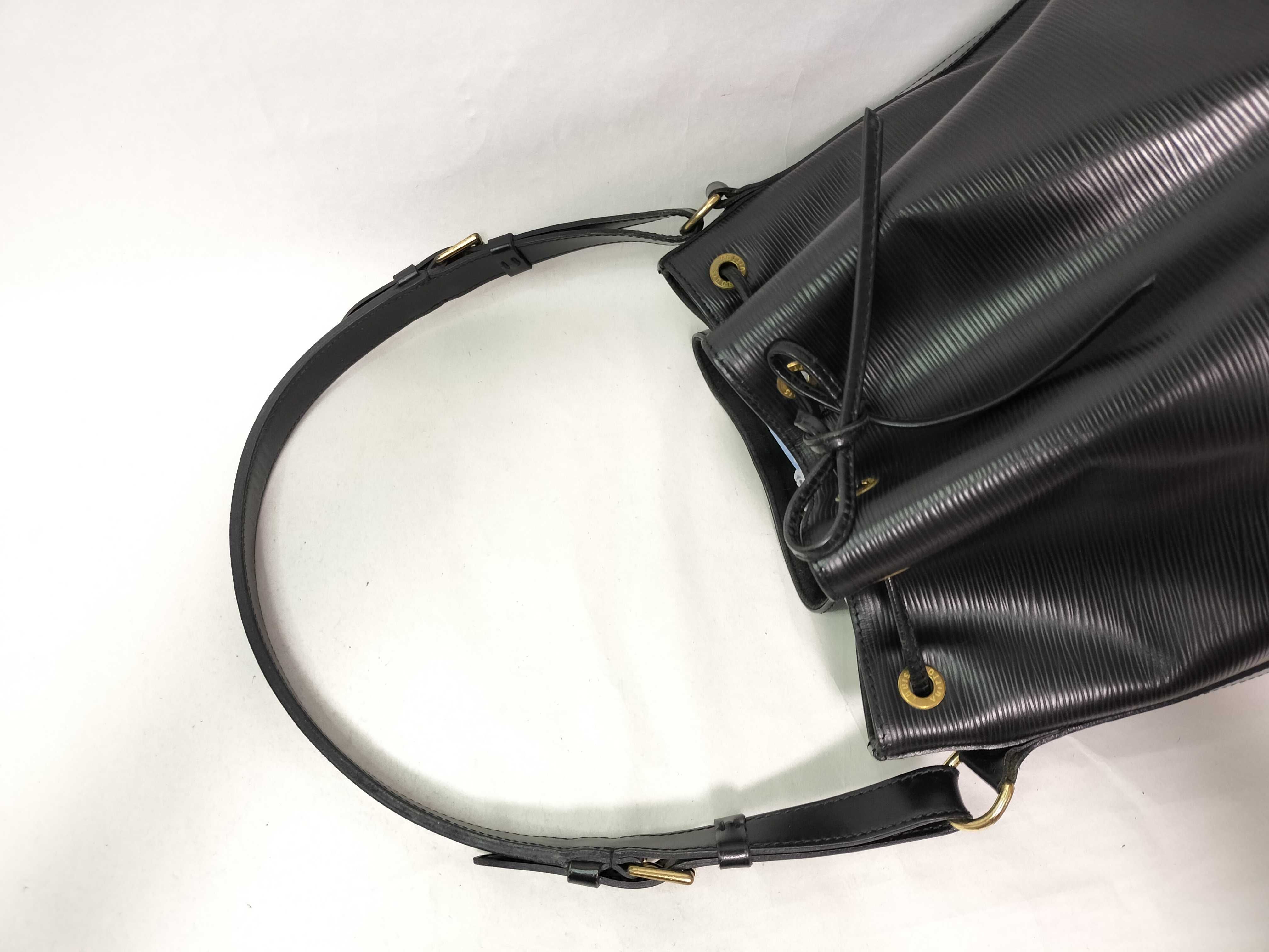 Epi Louis Vuitton Noe Epi M44102 Shoulder Bag — view 5