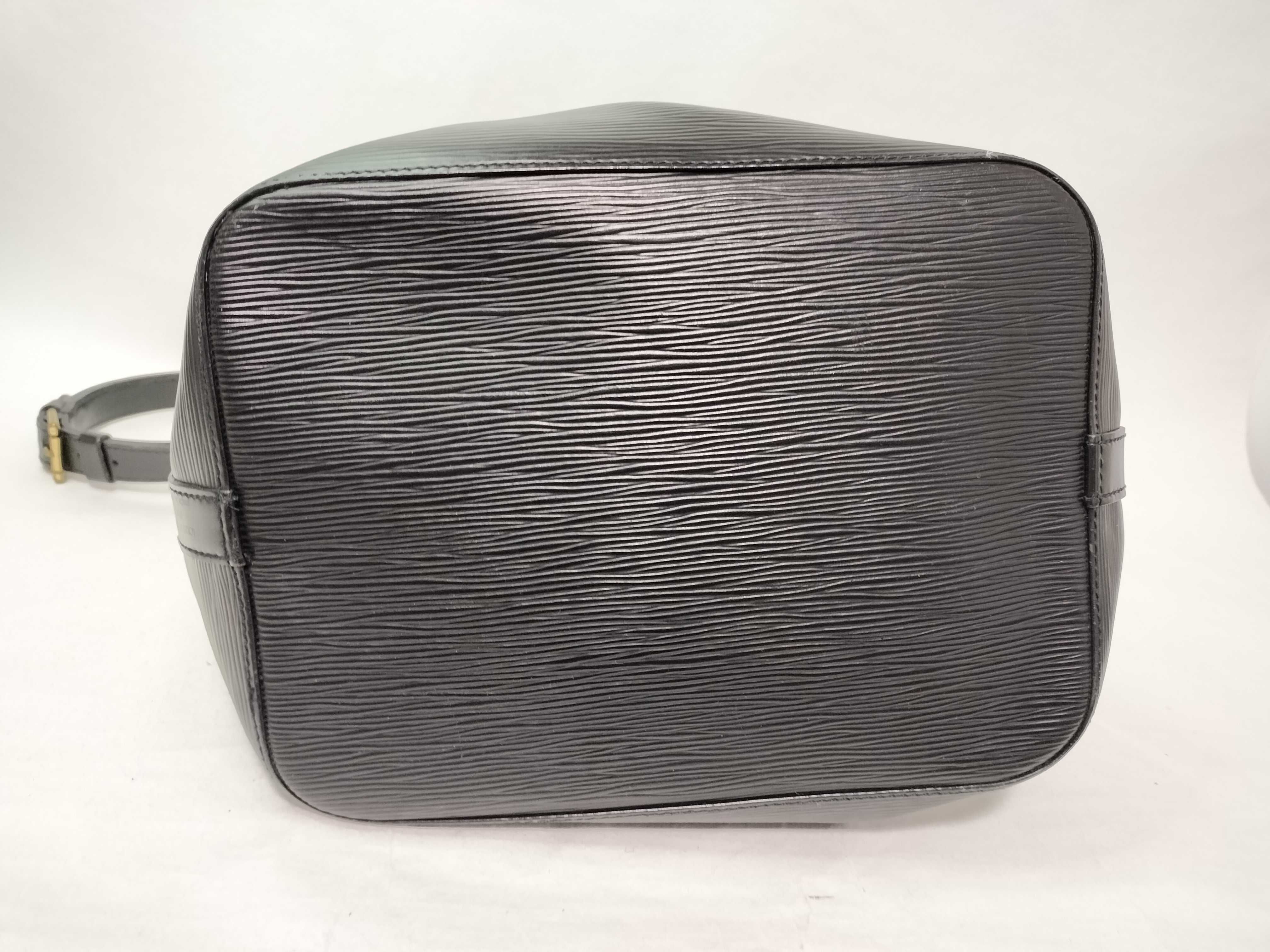 Epi Louis Vuitton Noe Epi M44102 Shoulder Bag — view 10