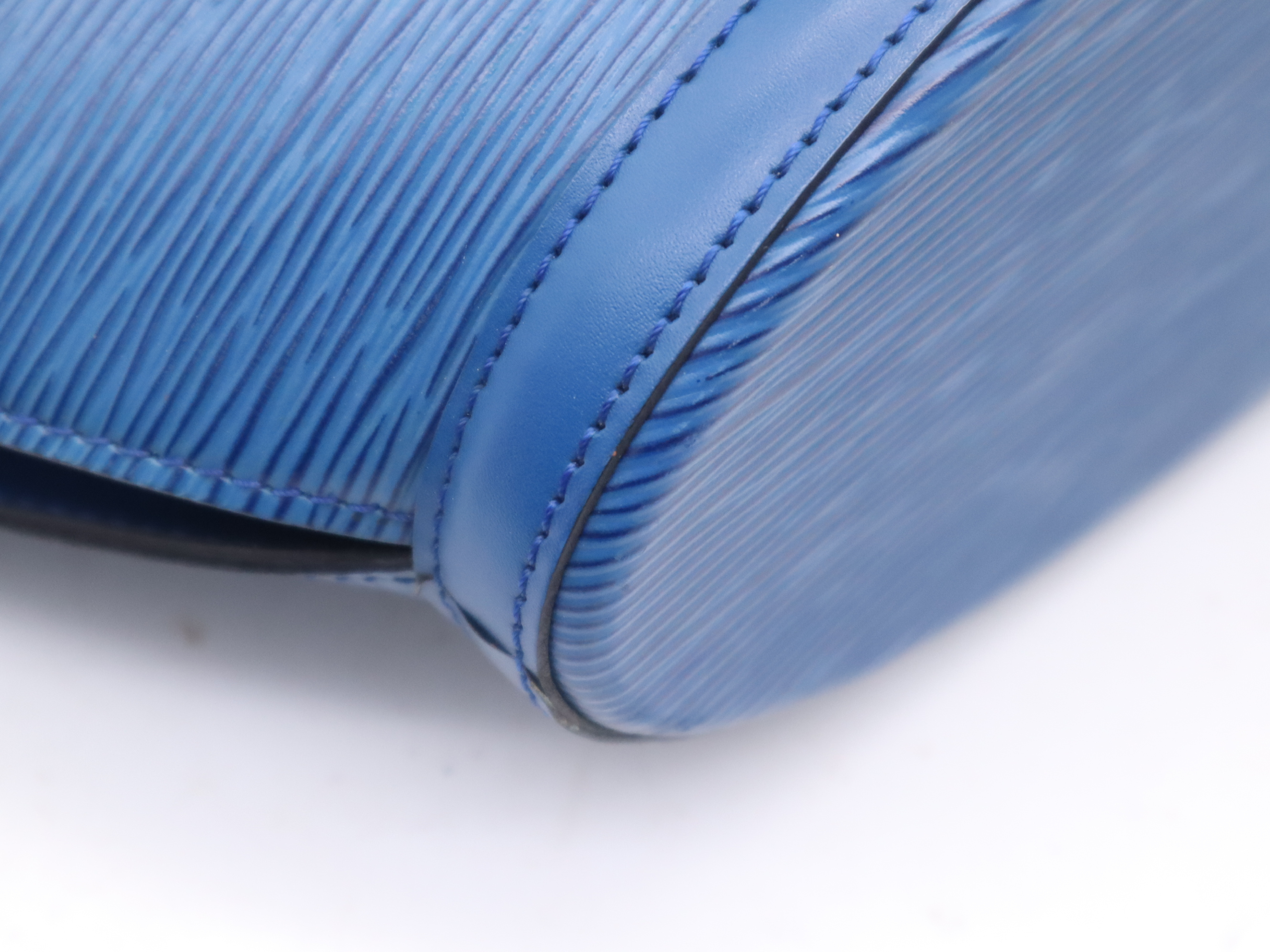 M52275 Epi Saint Jacques Toledo Blue Handbag — view 9