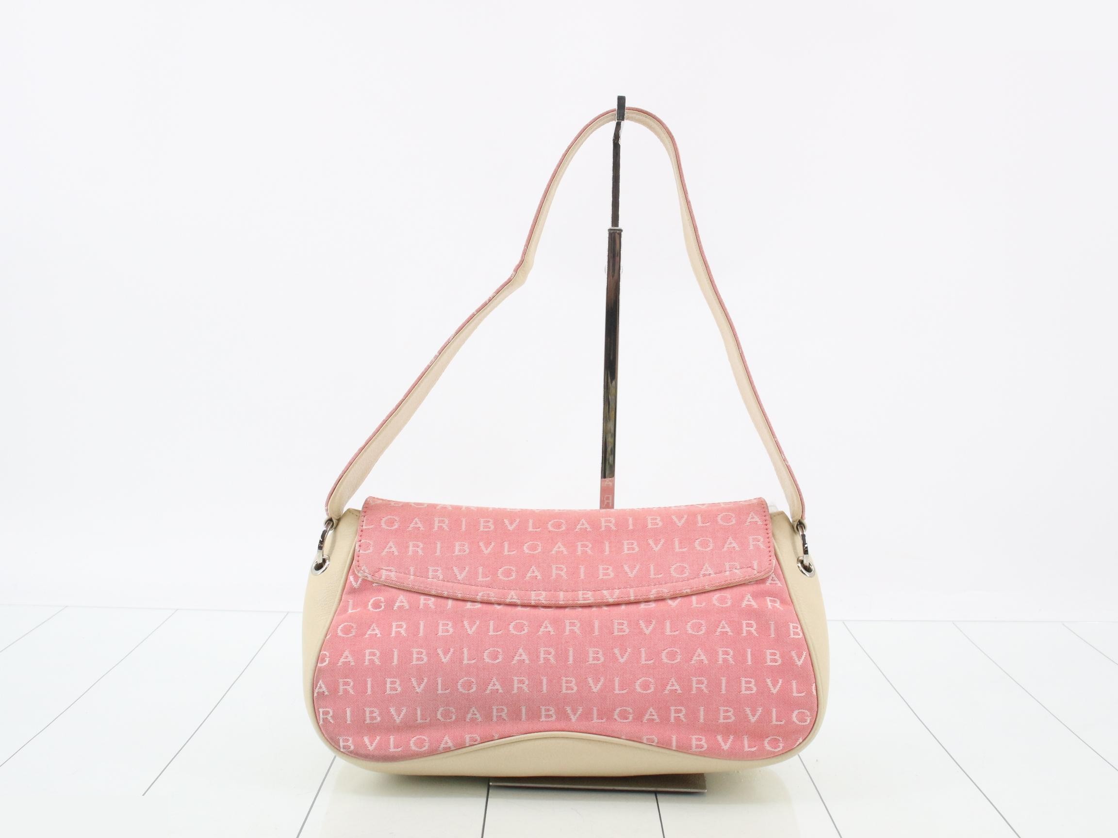 Logo Mania (Bag) - Shoulder Bag — view 2
