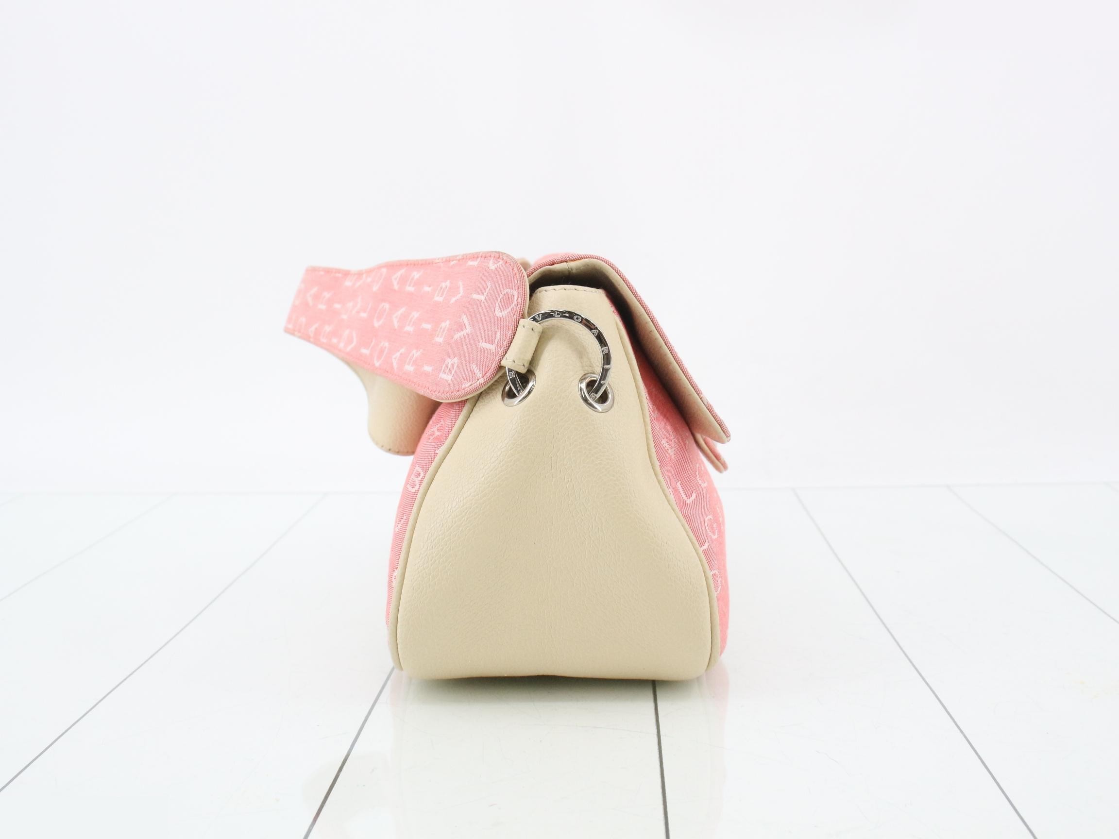 Logo Mania (Bag) - Shoulder Bag — view 4