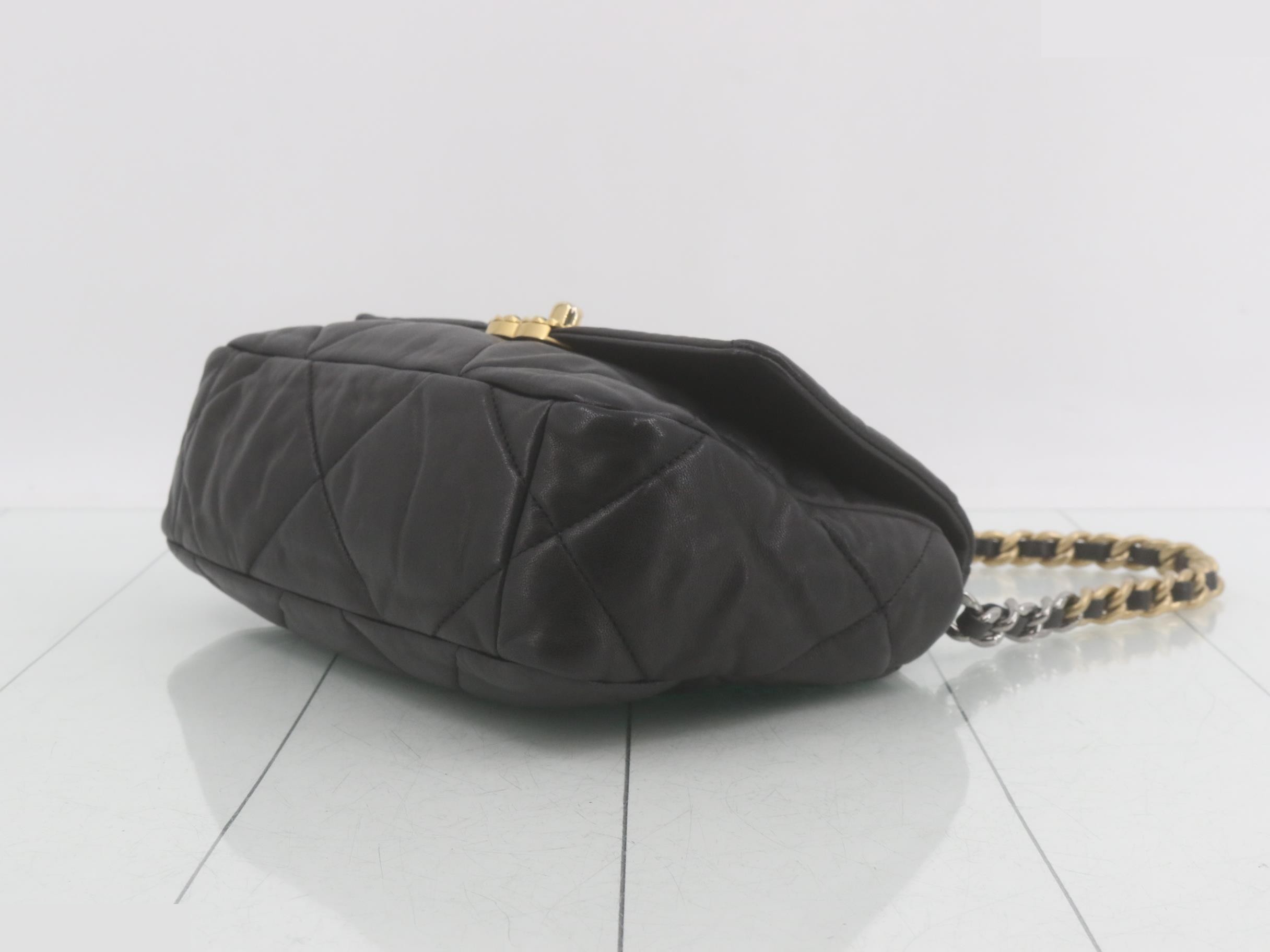 ＣＨＡＮＥＬ１９ — view 6