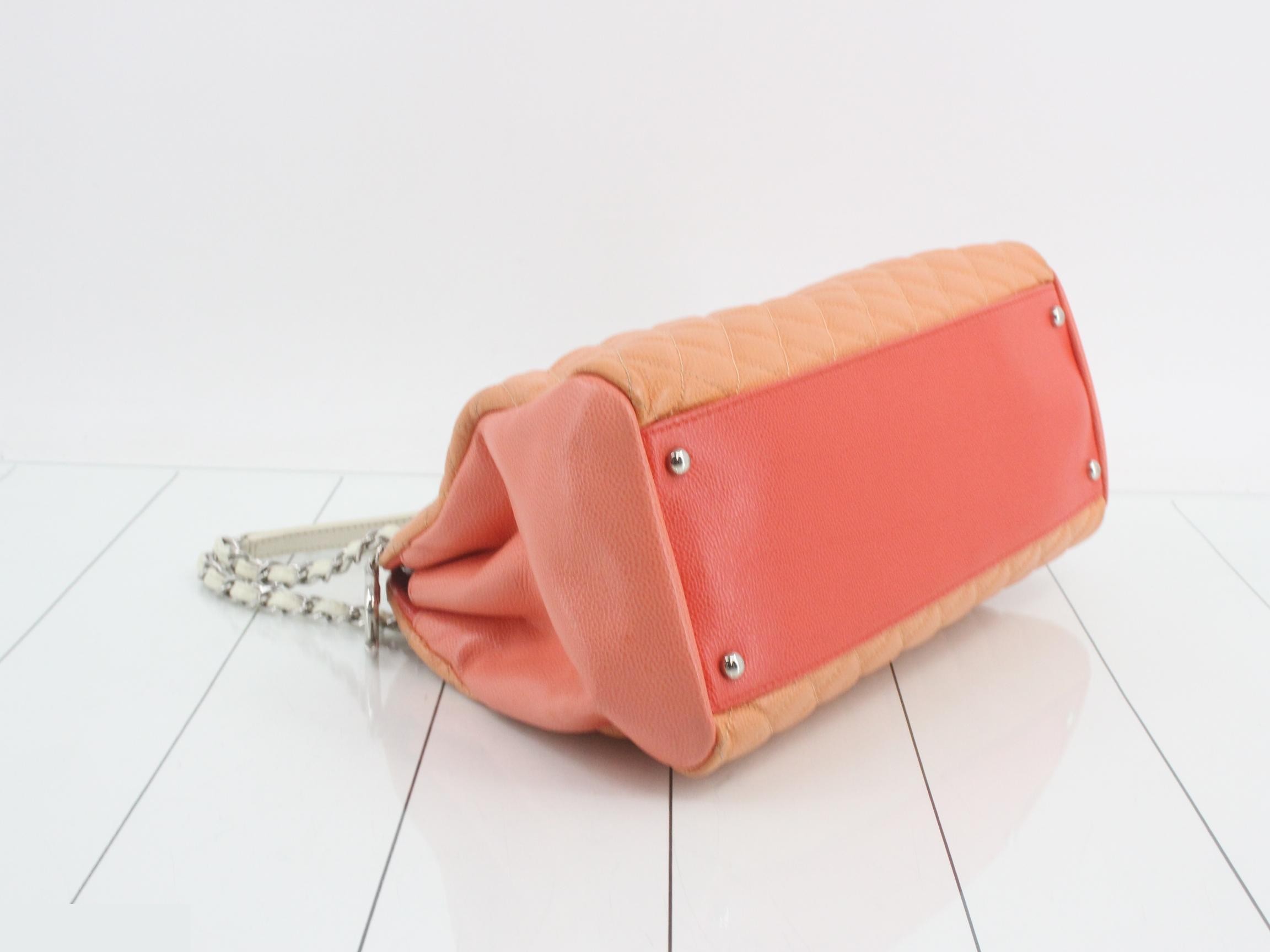 Matelassé Caviar Skin Chain Shoulder Bag — view 5