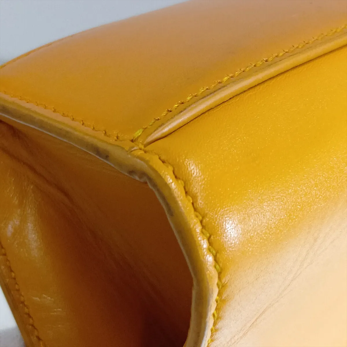 Manhattan 579271 Leather Shoulder Bag, Yellow — view 13