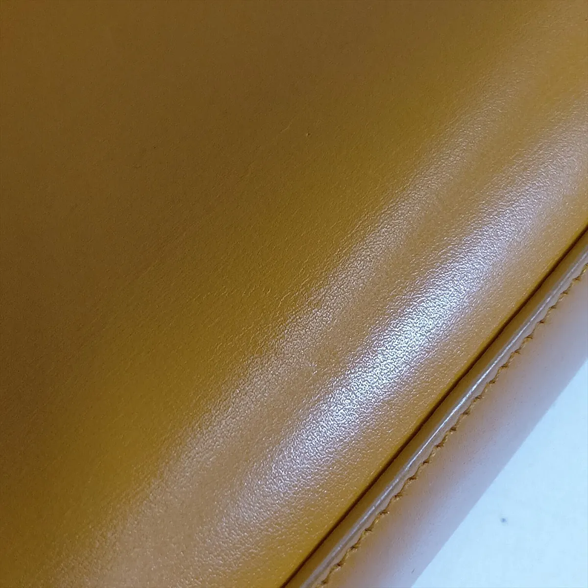 Manhattan 579271 Leather Shoulder Bag, Yellow — view 9