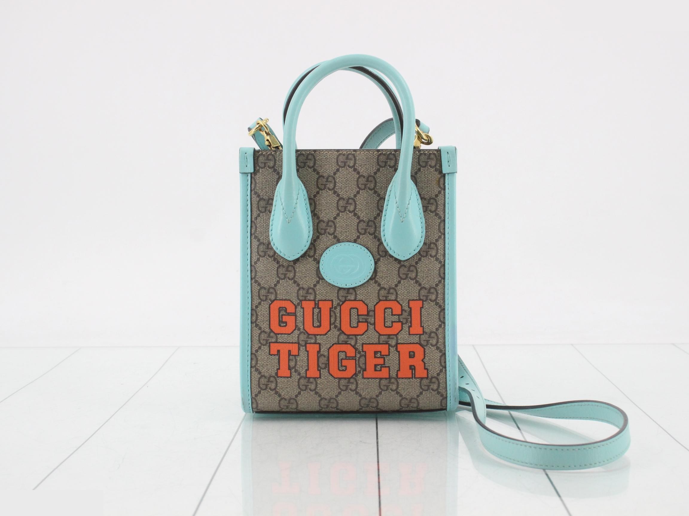 GG Supreme Interlocking G 2-Way Shoulder/Handbag