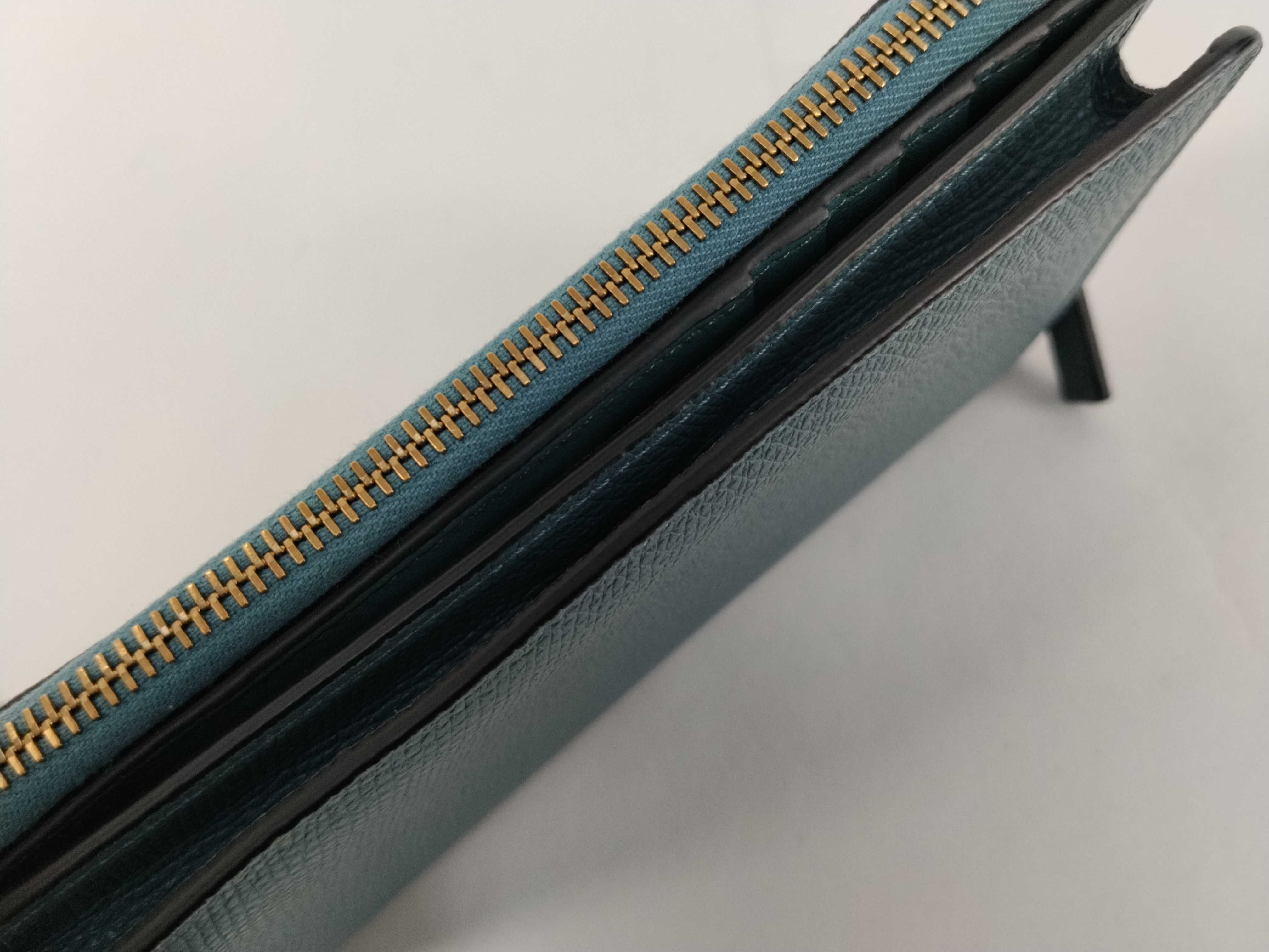 V logo light blue leather round zipper long wallet with box, dust bag, and product tag. — view 9