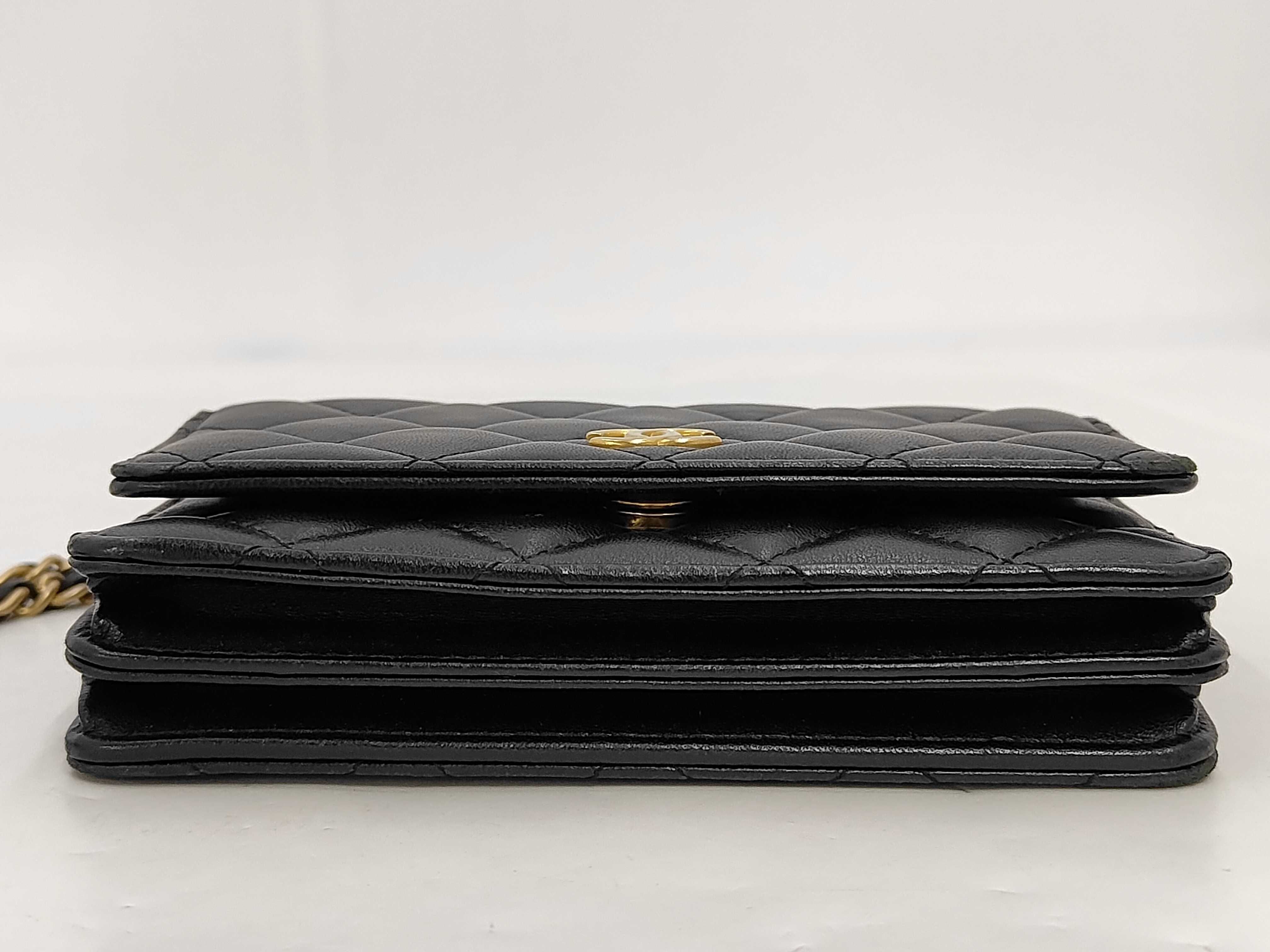 Matelassé Chain Wallet WOC Black Lambskin Gold Hardware Shoulder Bag — view 4