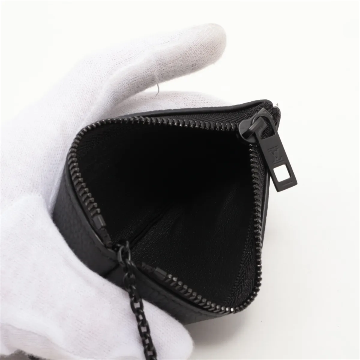 LV Aerogram Pochette Clé M81031 Serial Unknown Black Coin Case — view 3