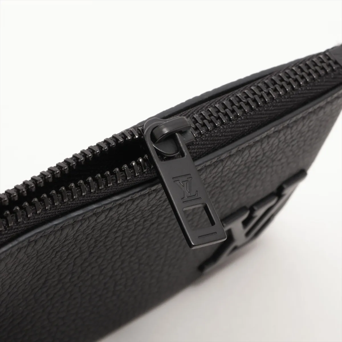 LV Aerogram Pochette Clé M81031 Serial Unknown Black Coin Case — view 6