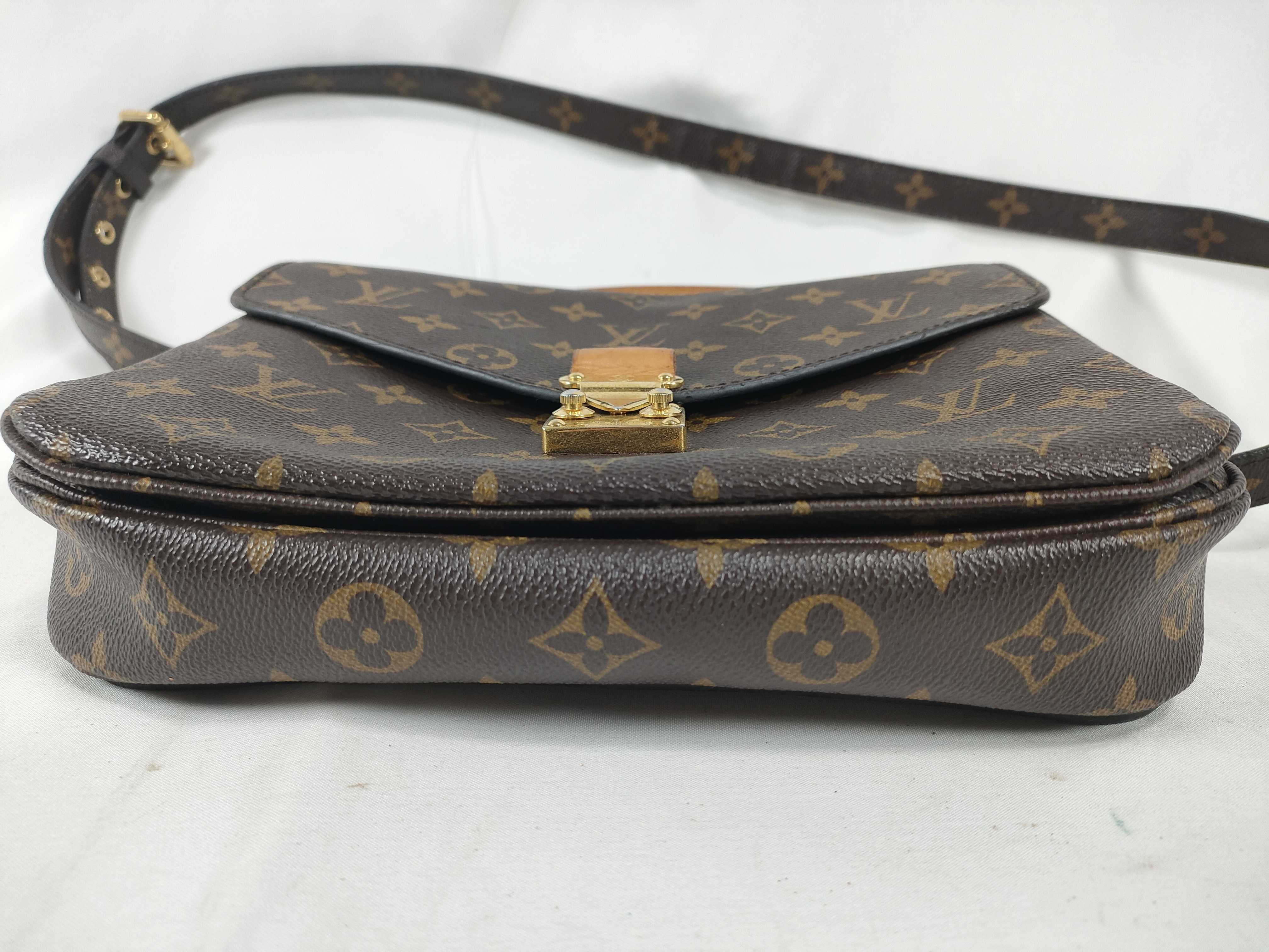Monogram Louis Vuitton Monogram Message Shoulder Bag — view 8