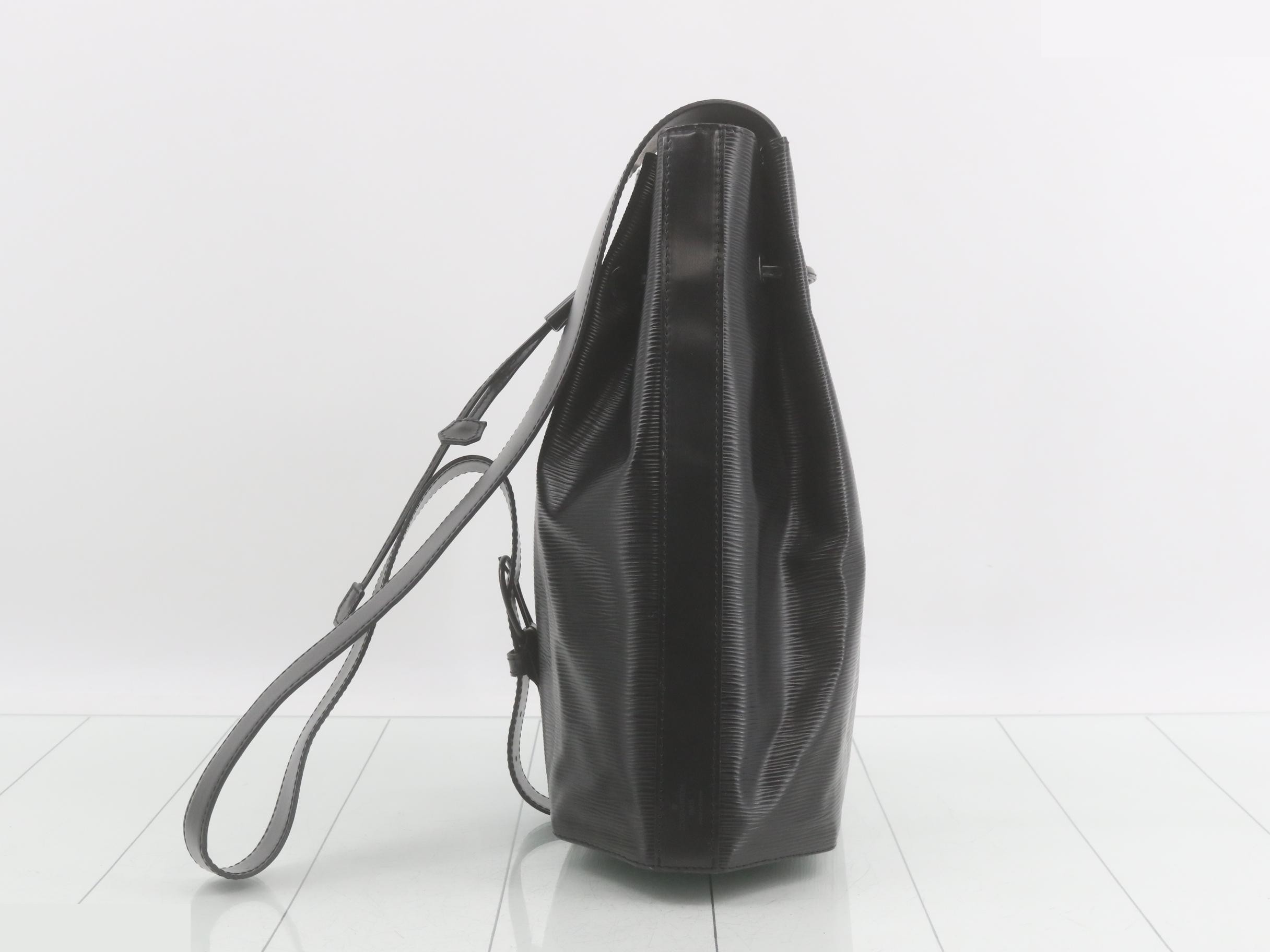 Epi Sac aux Black One-Shoulder Bag — view 4