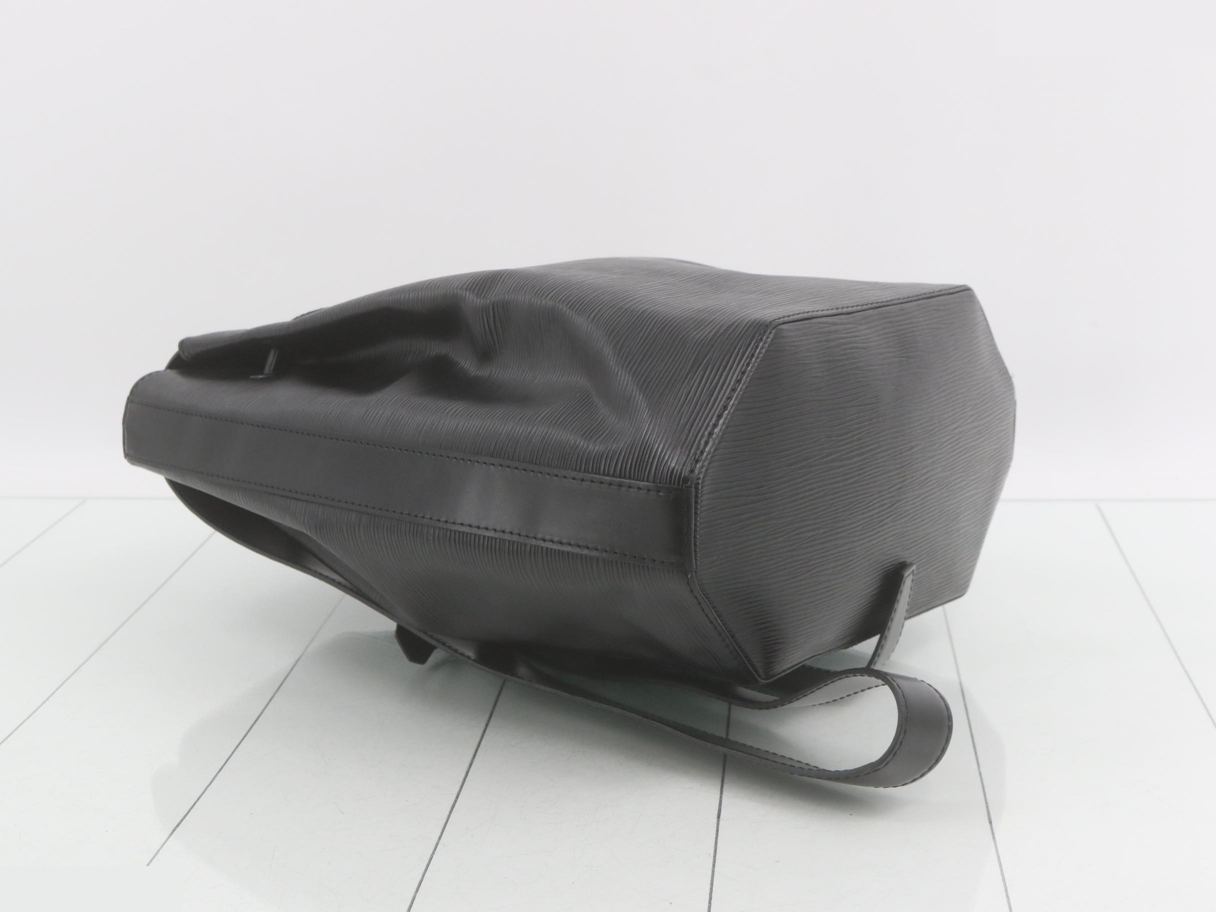 Epi Sac aux Black One-Shoulder Bag — view 5
