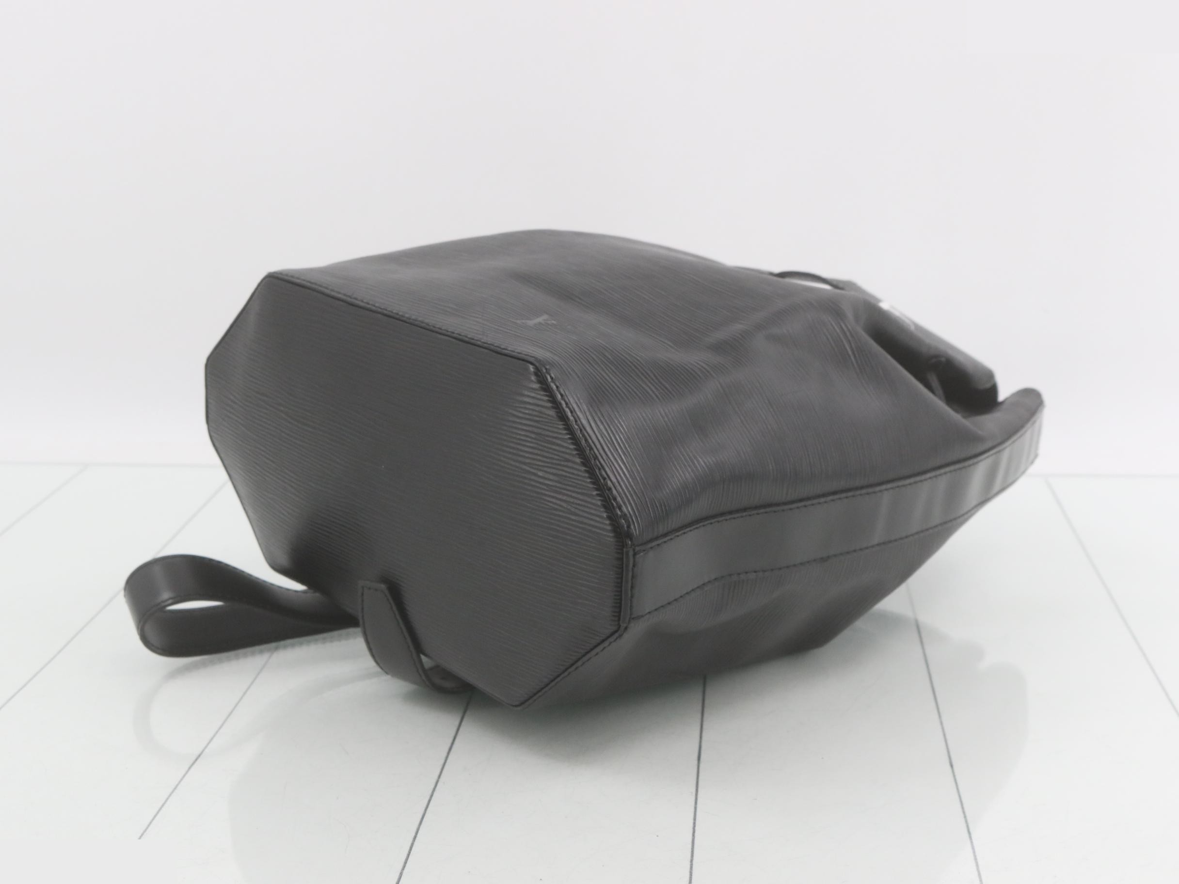 Epi Sac aux Black One-Shoulder Bag — view 6