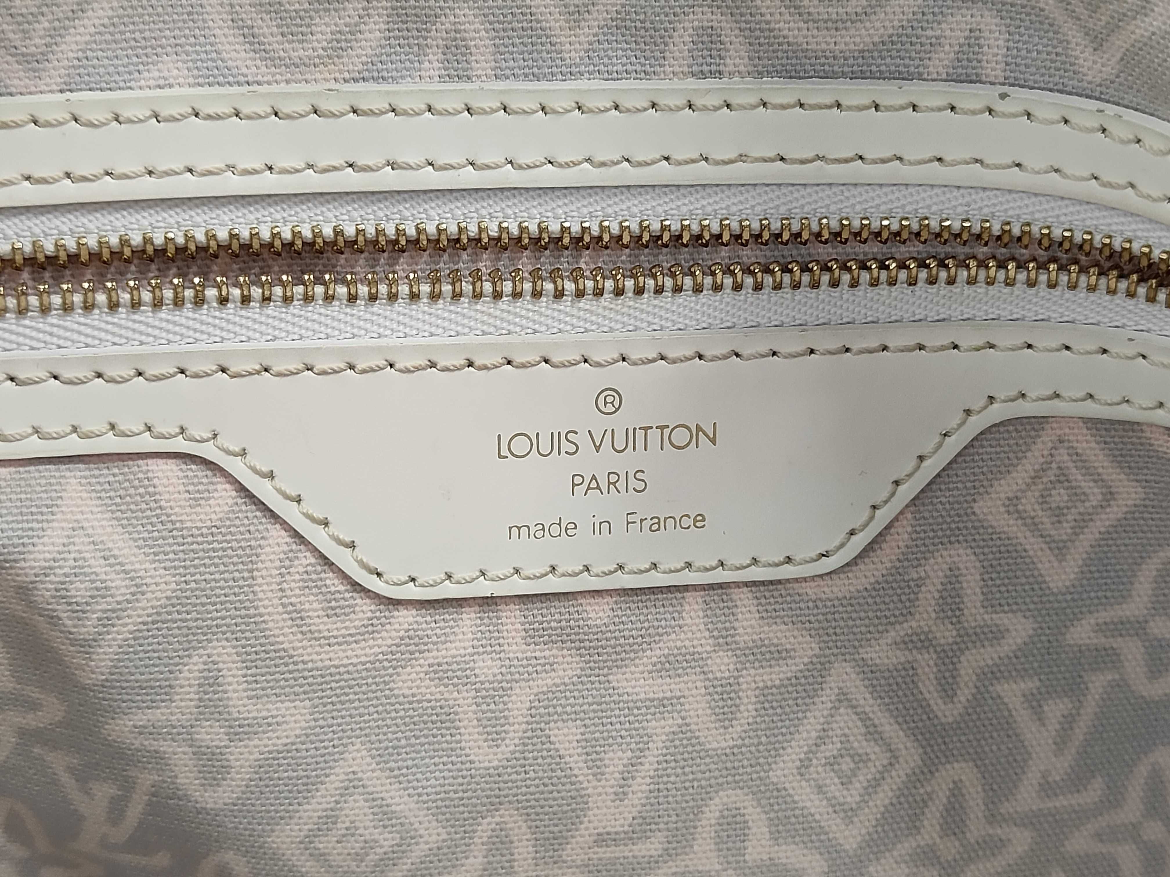 LV Taïcienne PM Tote Bag — view 11