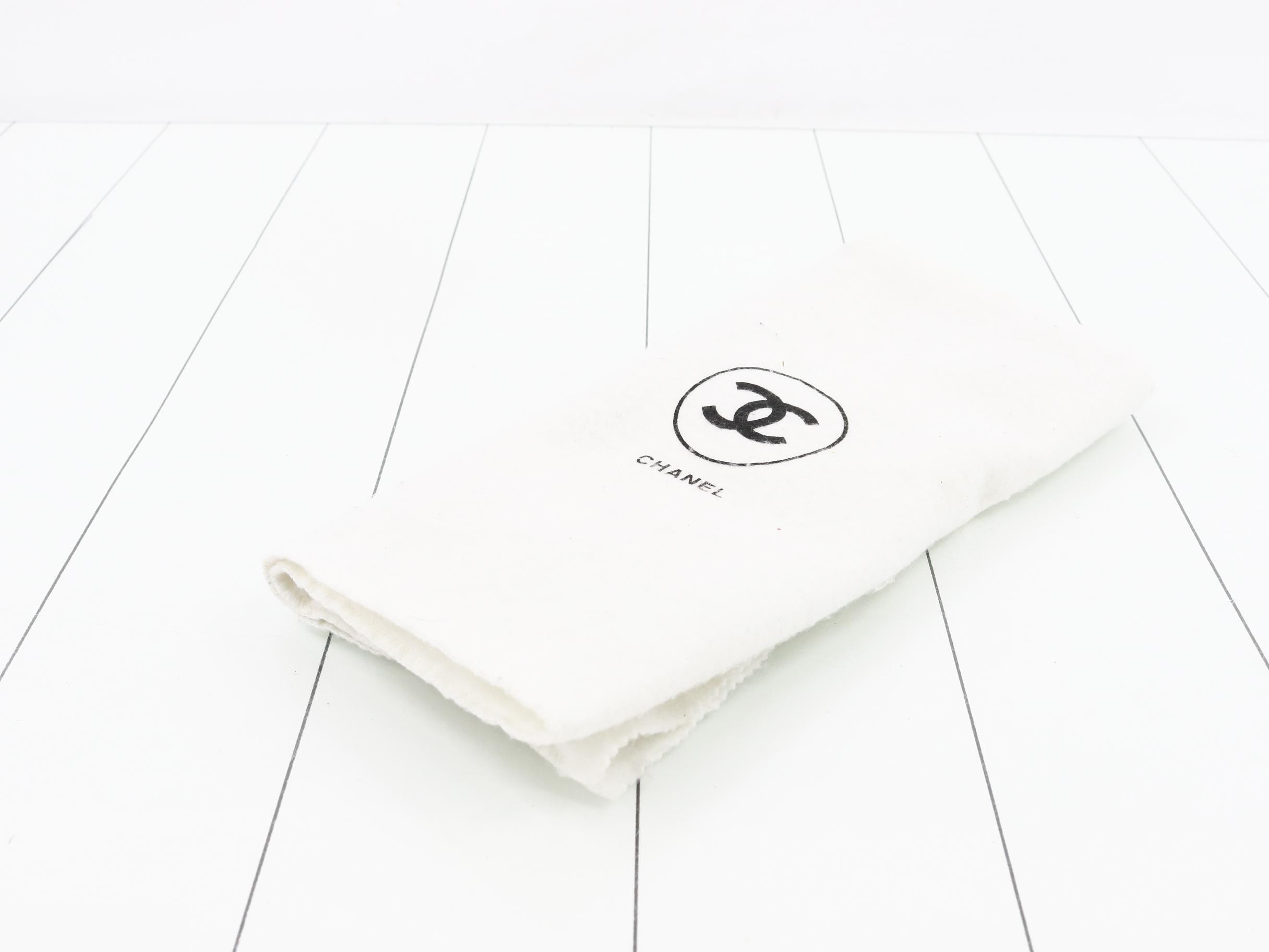 Matelassé (bag) - Shoulder bag — view 7