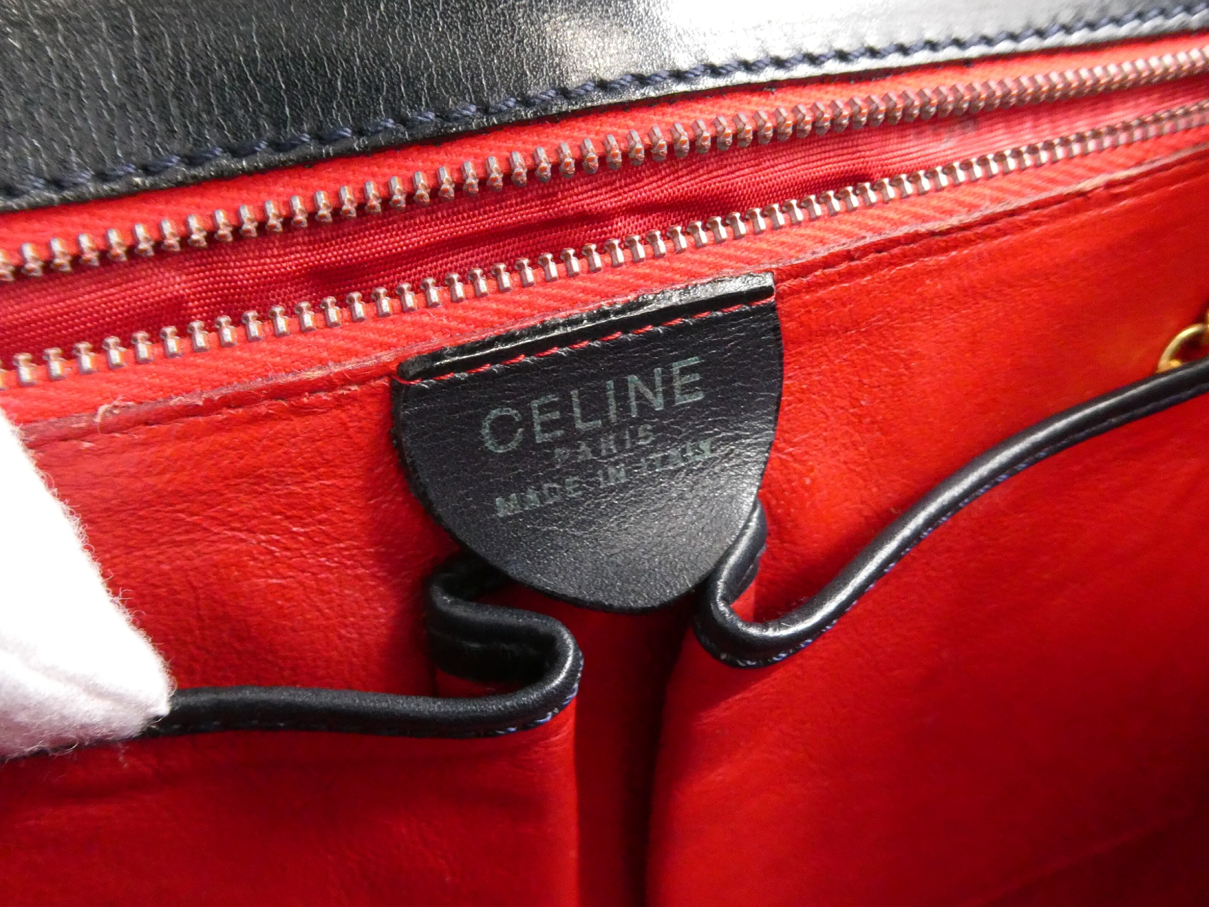 logo hardware leather shoulder bag — view 8