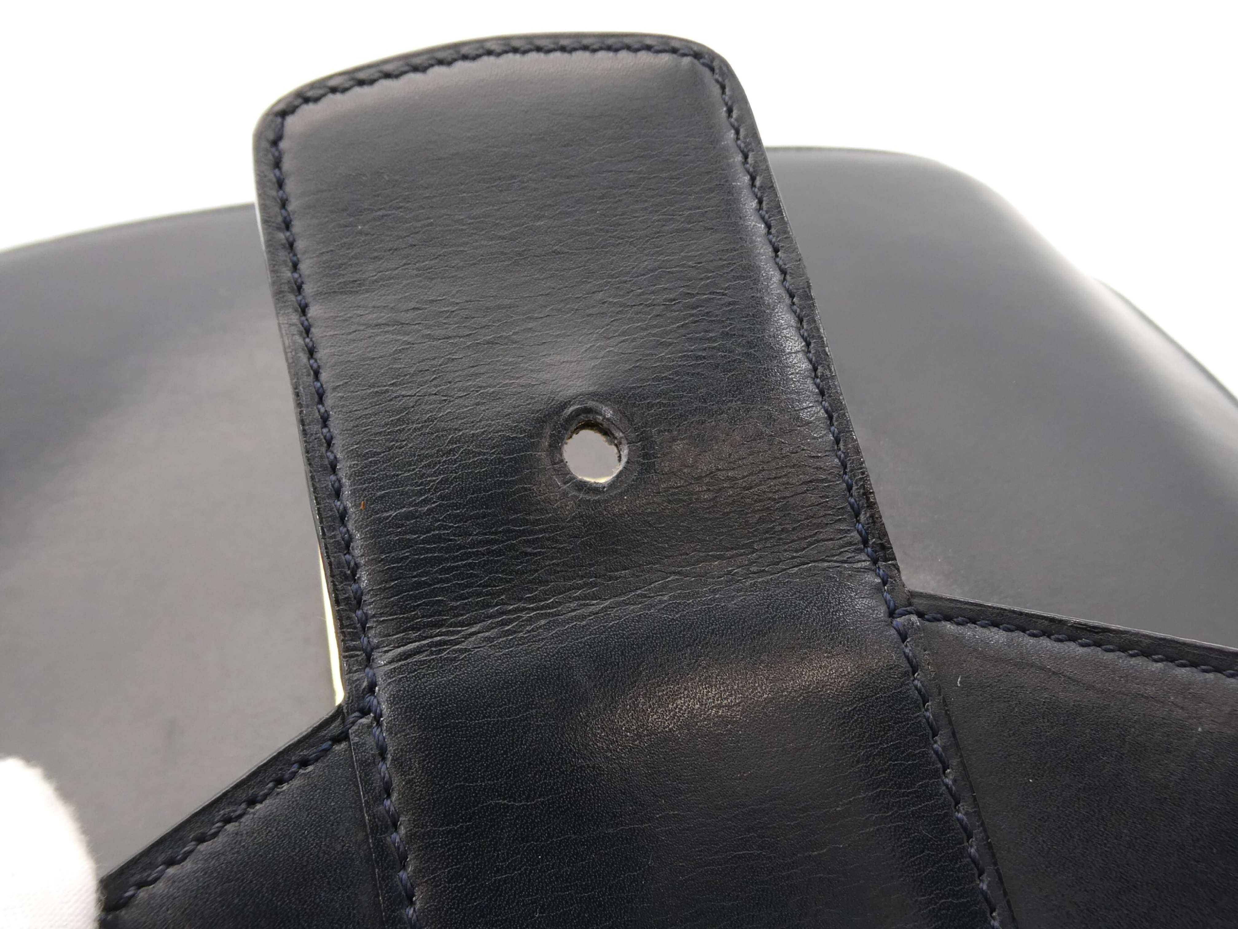 logo hardware leather shoulder bag — view 9