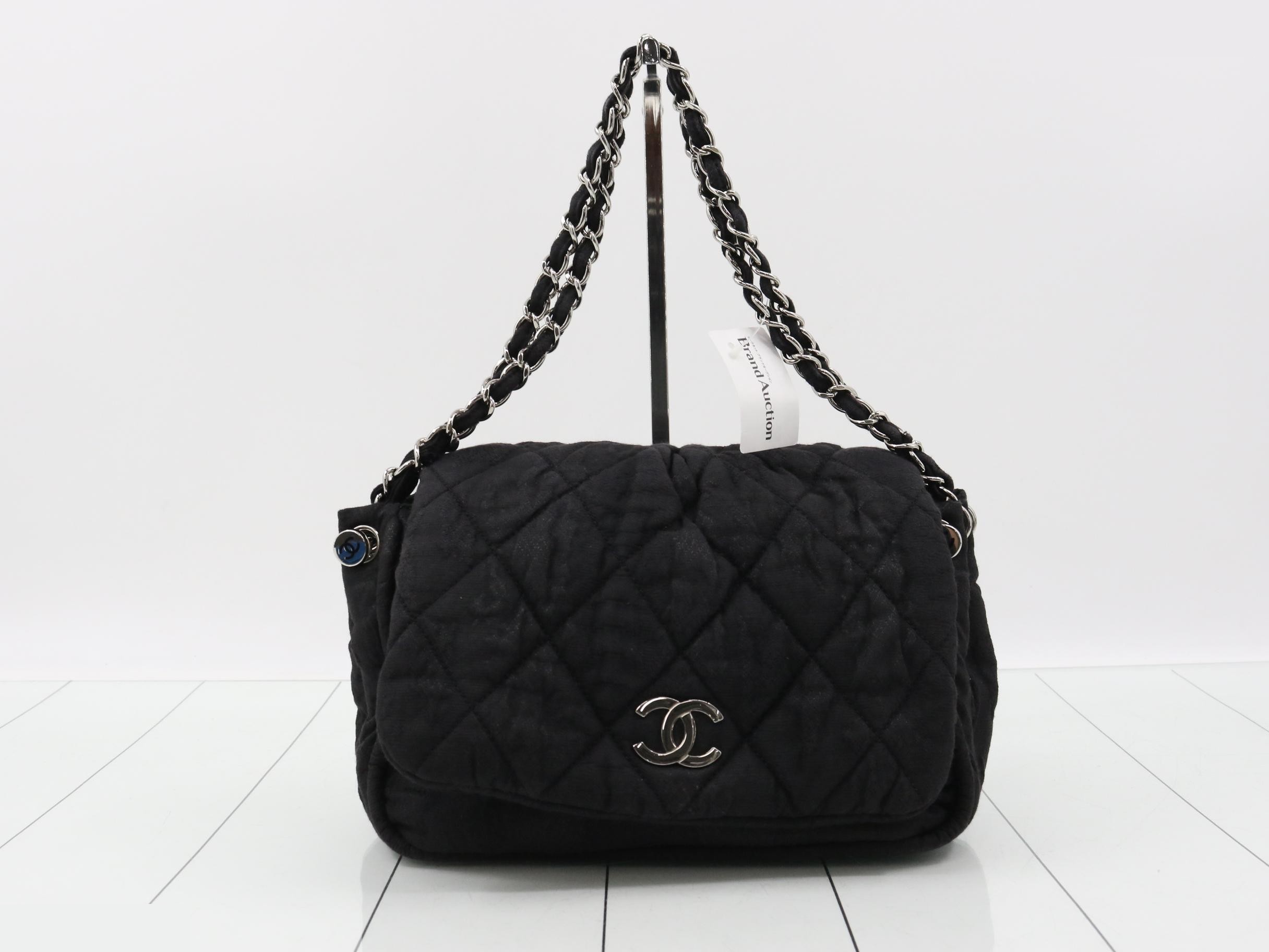 Bubble quilted Chanel Coco mark chain shoulder bag, item number 12.