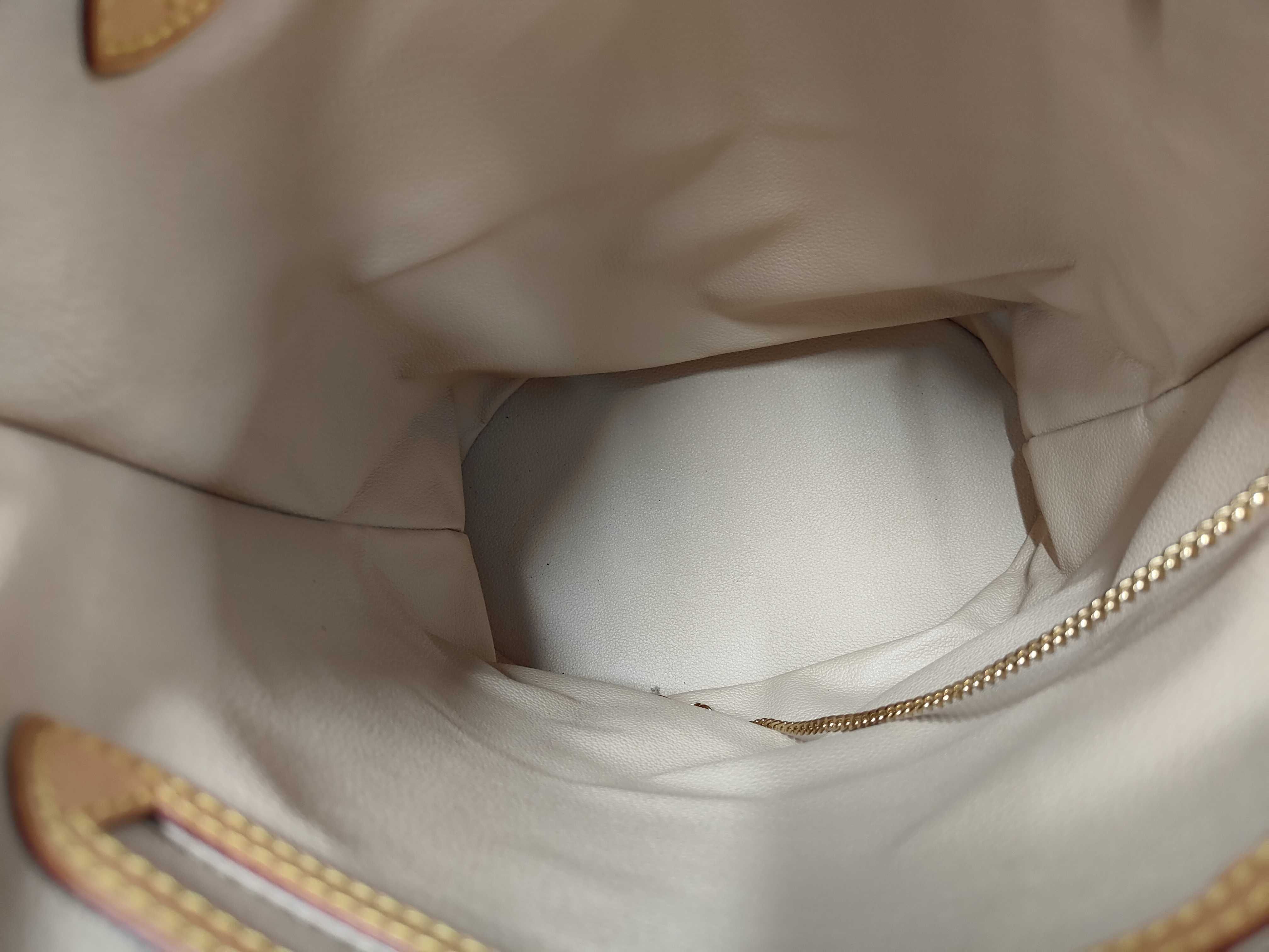 M42236 Monogram Bucket GM Tote Bag — view 9