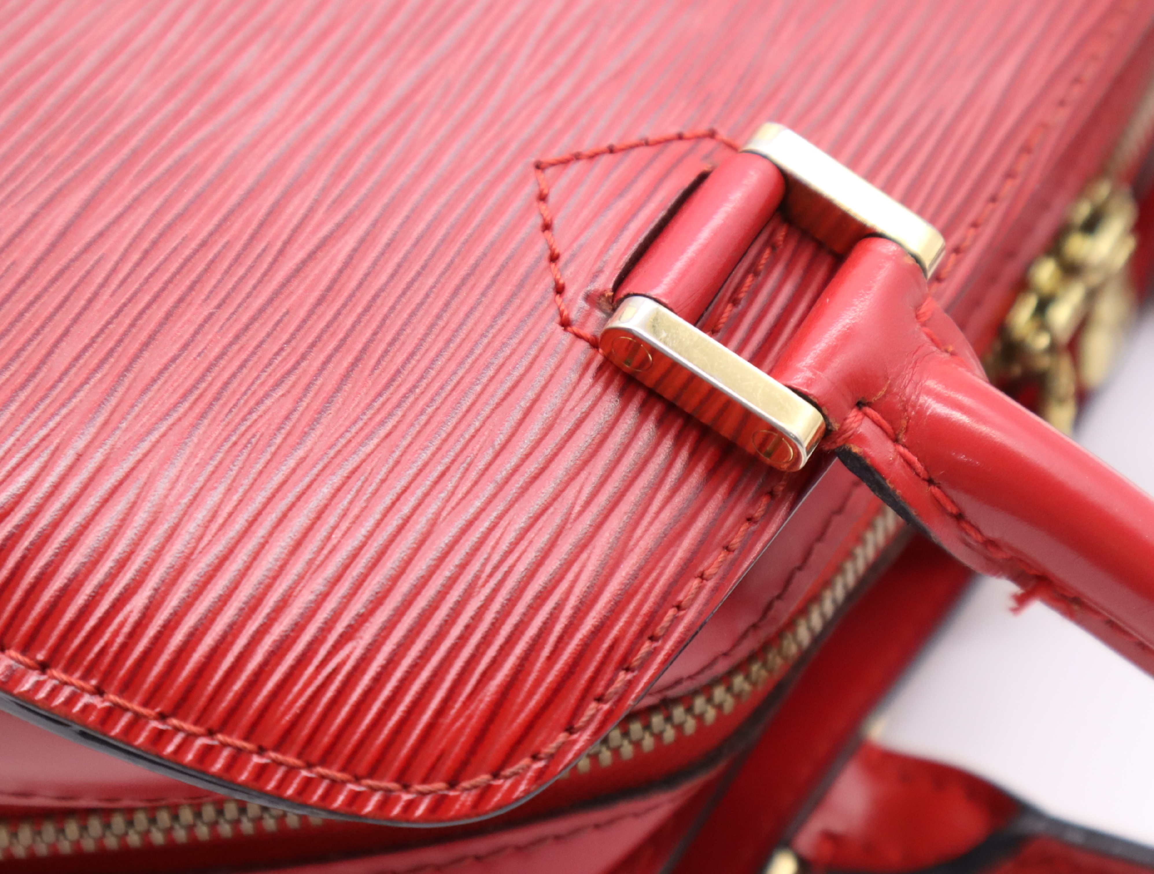 M52057 Epi Pont Neuf Castilian Red Handbag — view 8