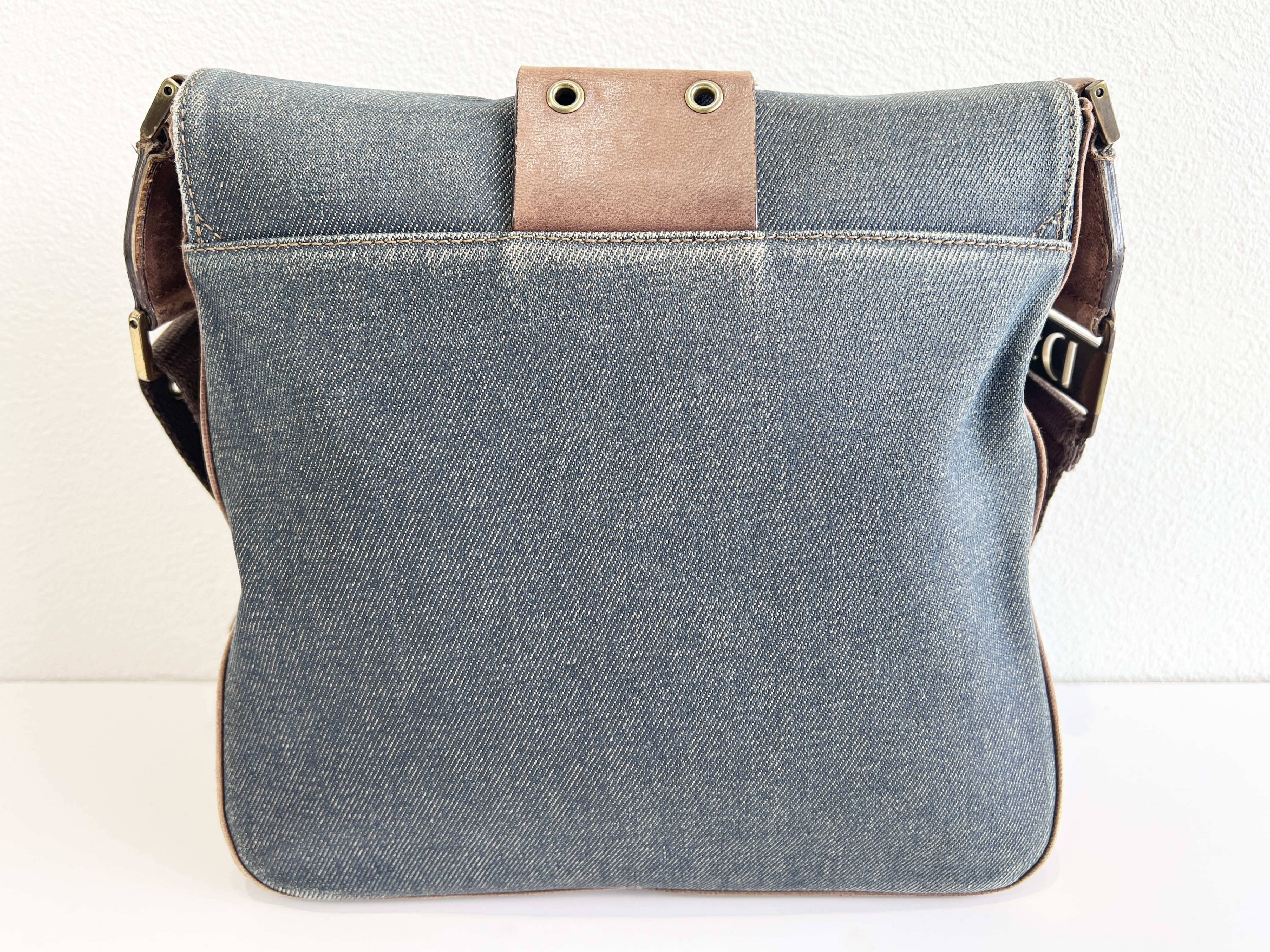 Christian Street Chic Denim Leather Shoulder Bag One-Shoulder Bag * Shoulder Bag — view 2
