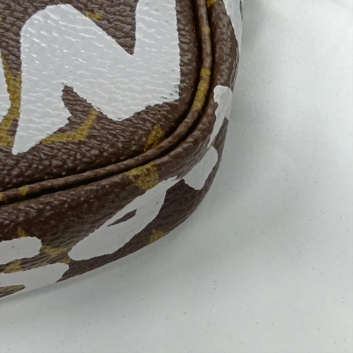 Monogram Graffiti Pochette Accessoires M92193 AR0051 Brown — view 12