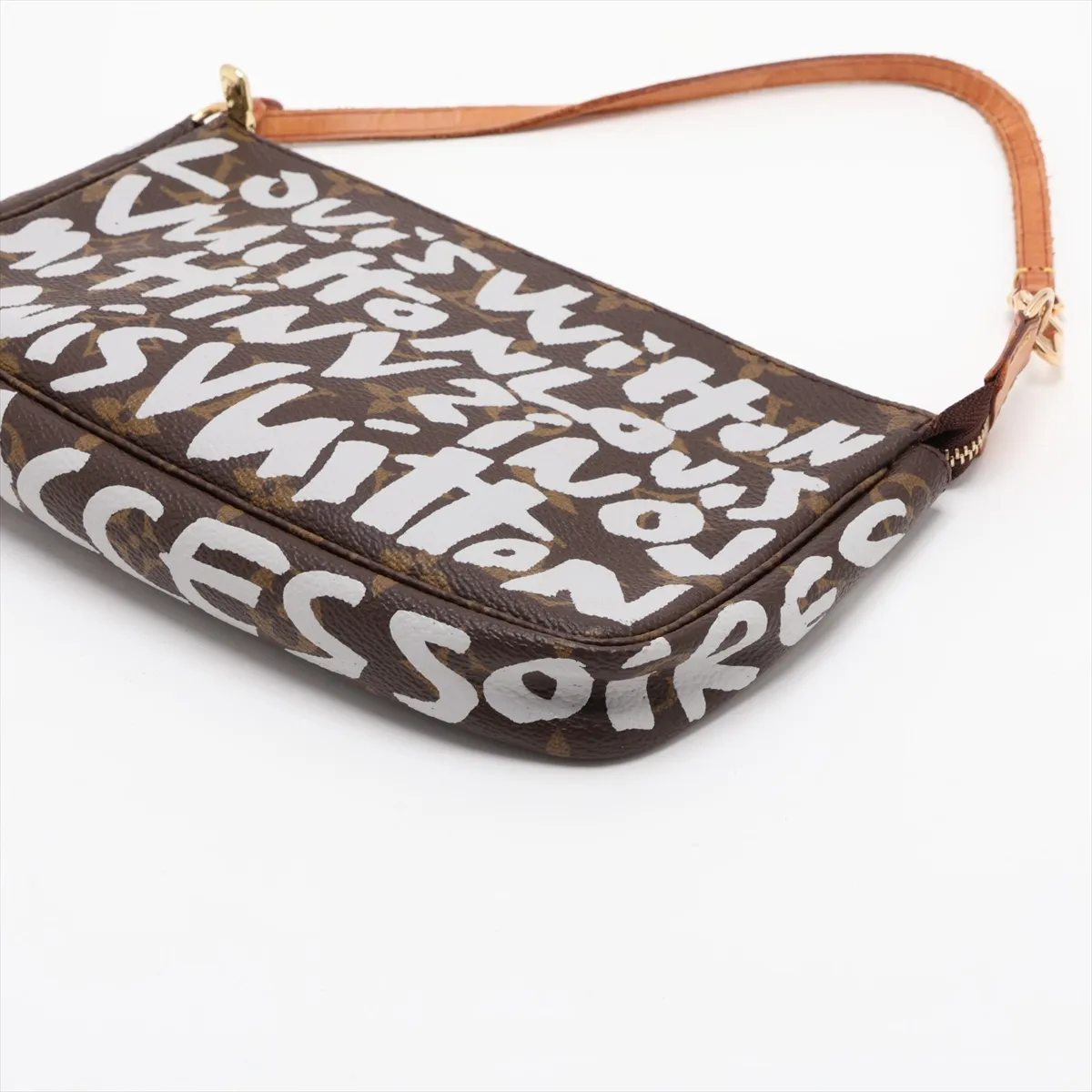 Monogram Graffiti Pochette Accessoires M92193 AR0051 Brown — view 3
