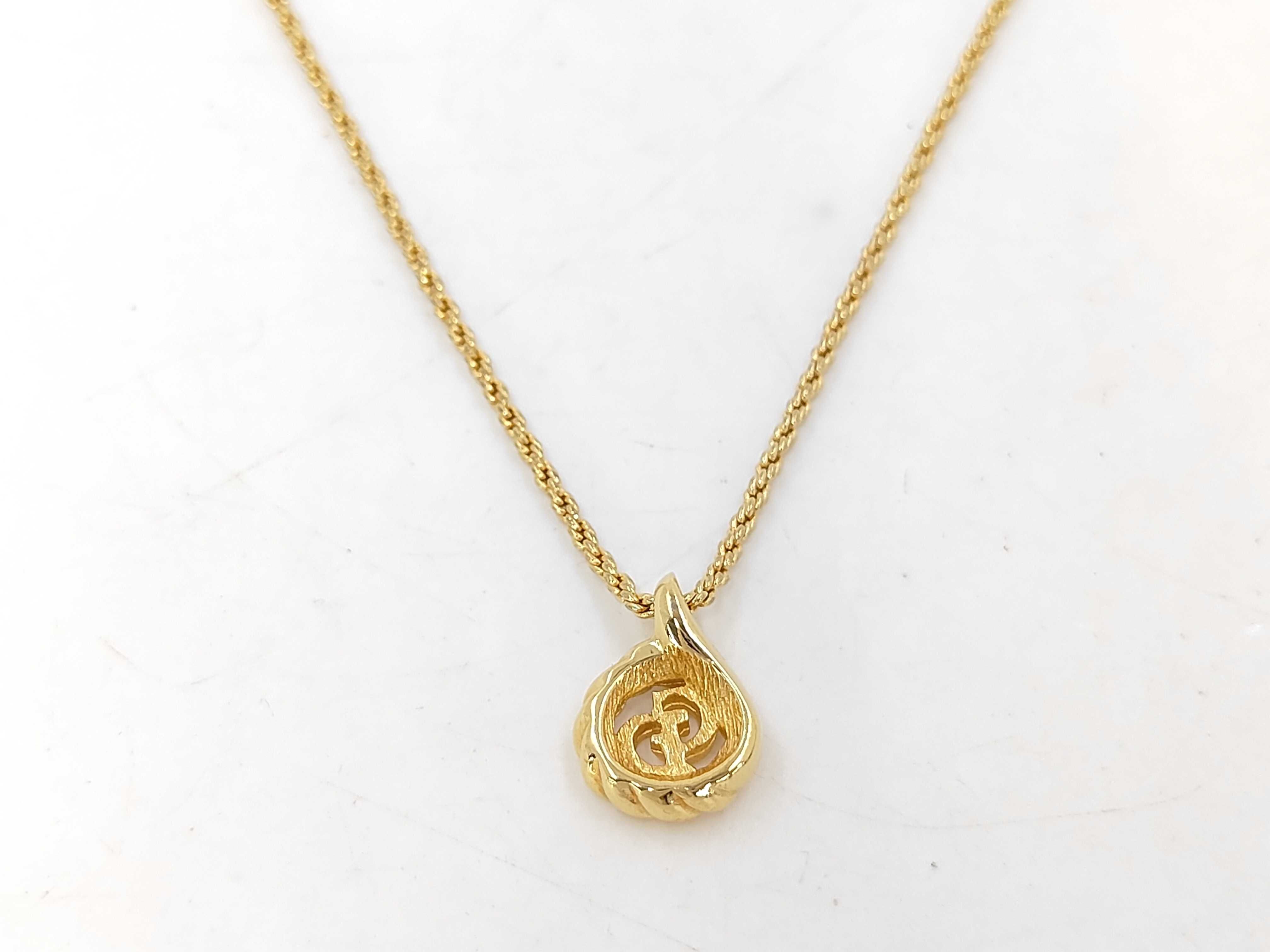 necklace — view 2