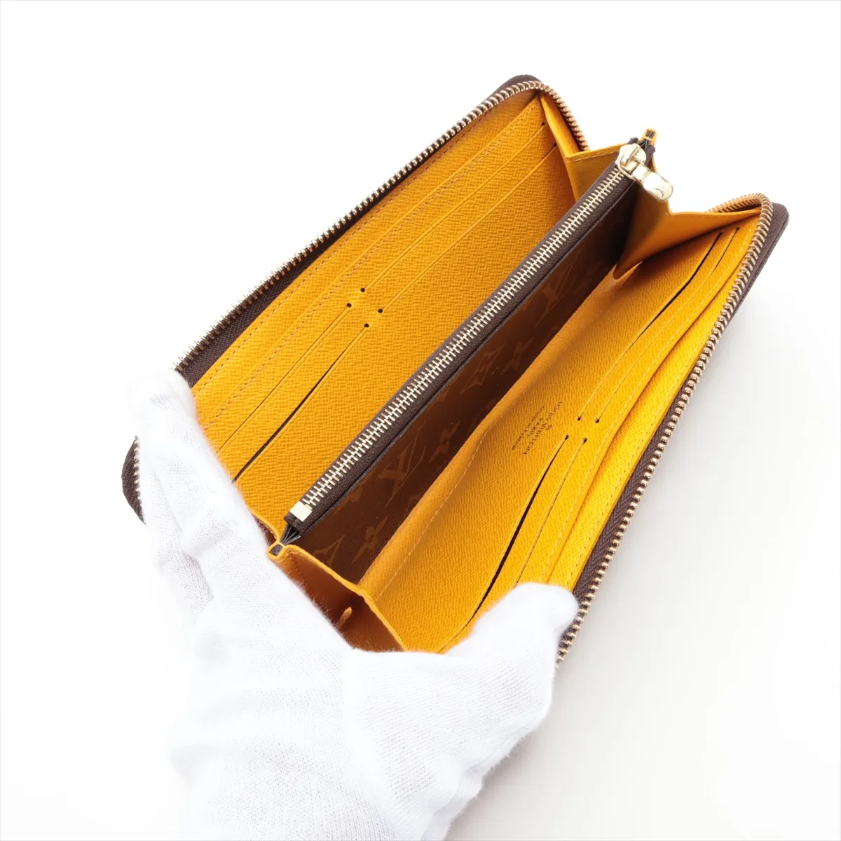 Monogram Portefeuille Clemence M60744 SP0185 Mimosa Round Zip Wallet — view 3