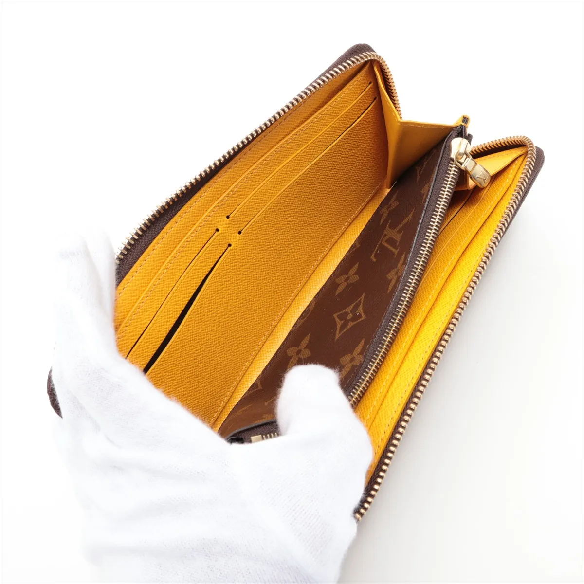 Monogram Portefeuille Clemence M60744 SP0185 Mimosa Round Zip Wallet — view 4