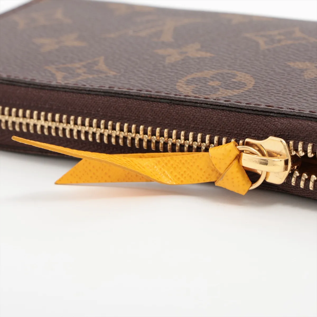 Monogram Portefeuille Clemence M60744 SP0185 Mimosa Round Zip Wallet — view 9