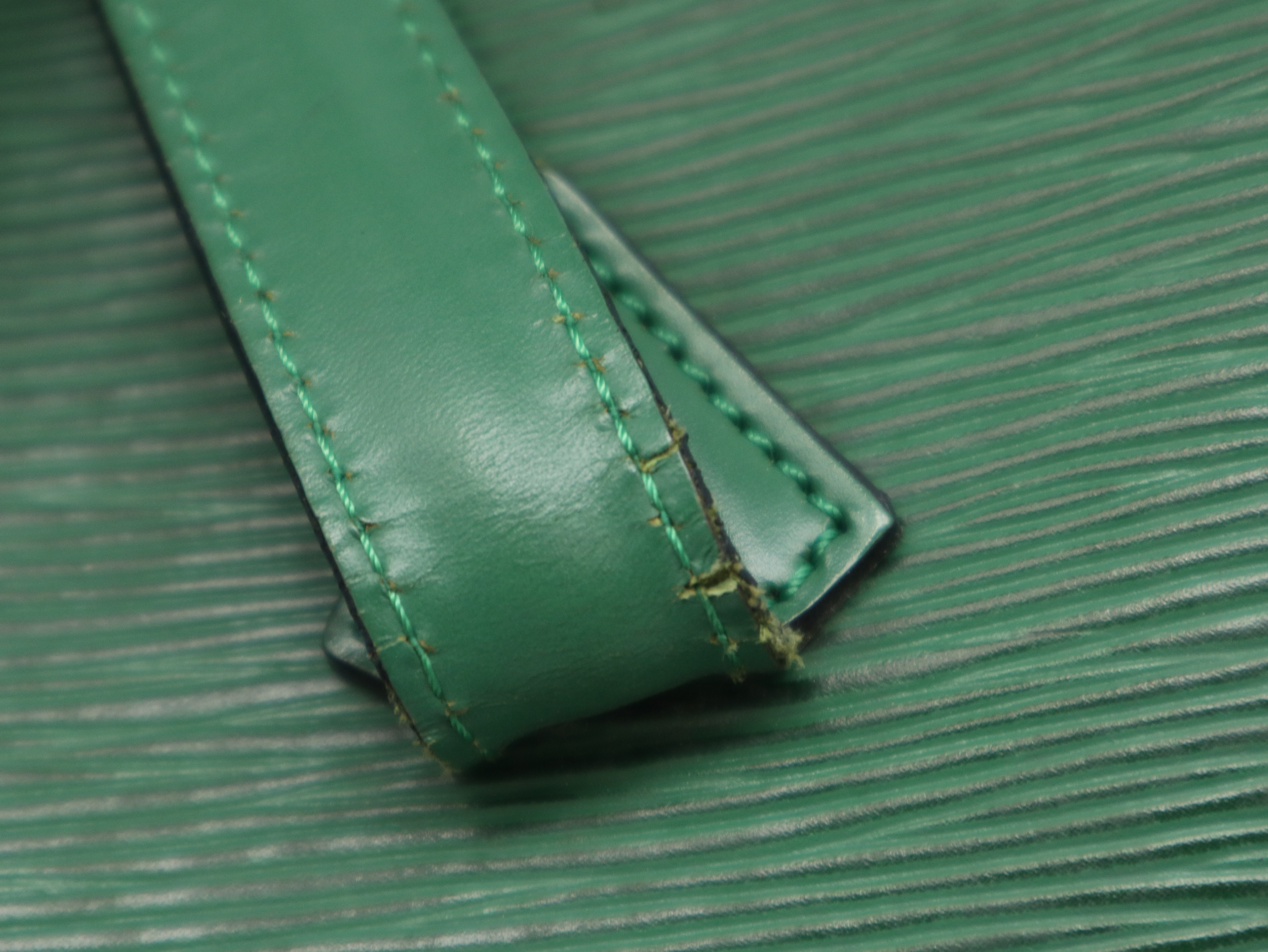 M52264 Epi Saint Jacques Shopping Borneo Green Tote Bag — view 10