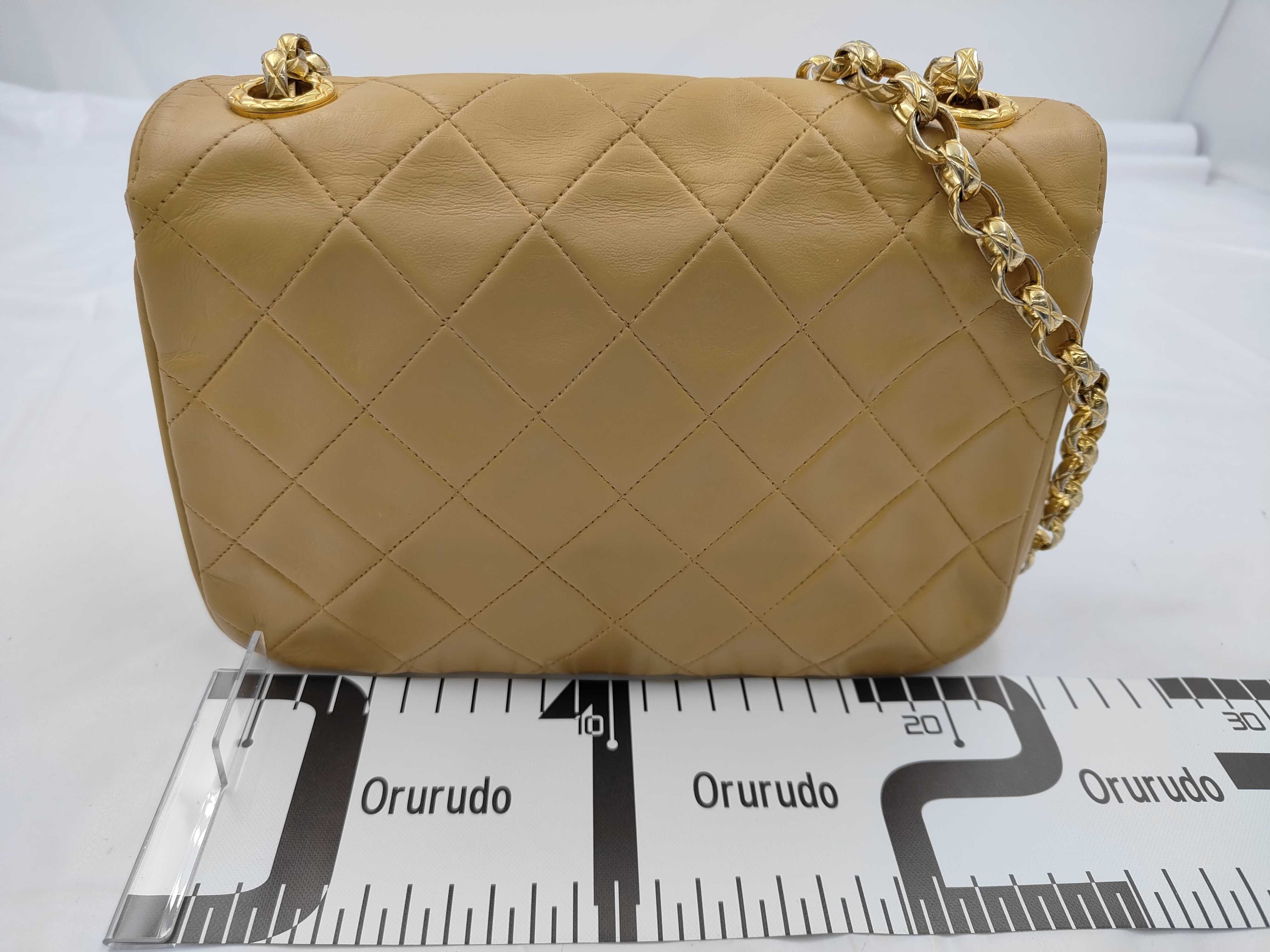 Matelassé Lambskin Single Flap Chain Bag with Gold Hardware Shoulder Bag — view 2