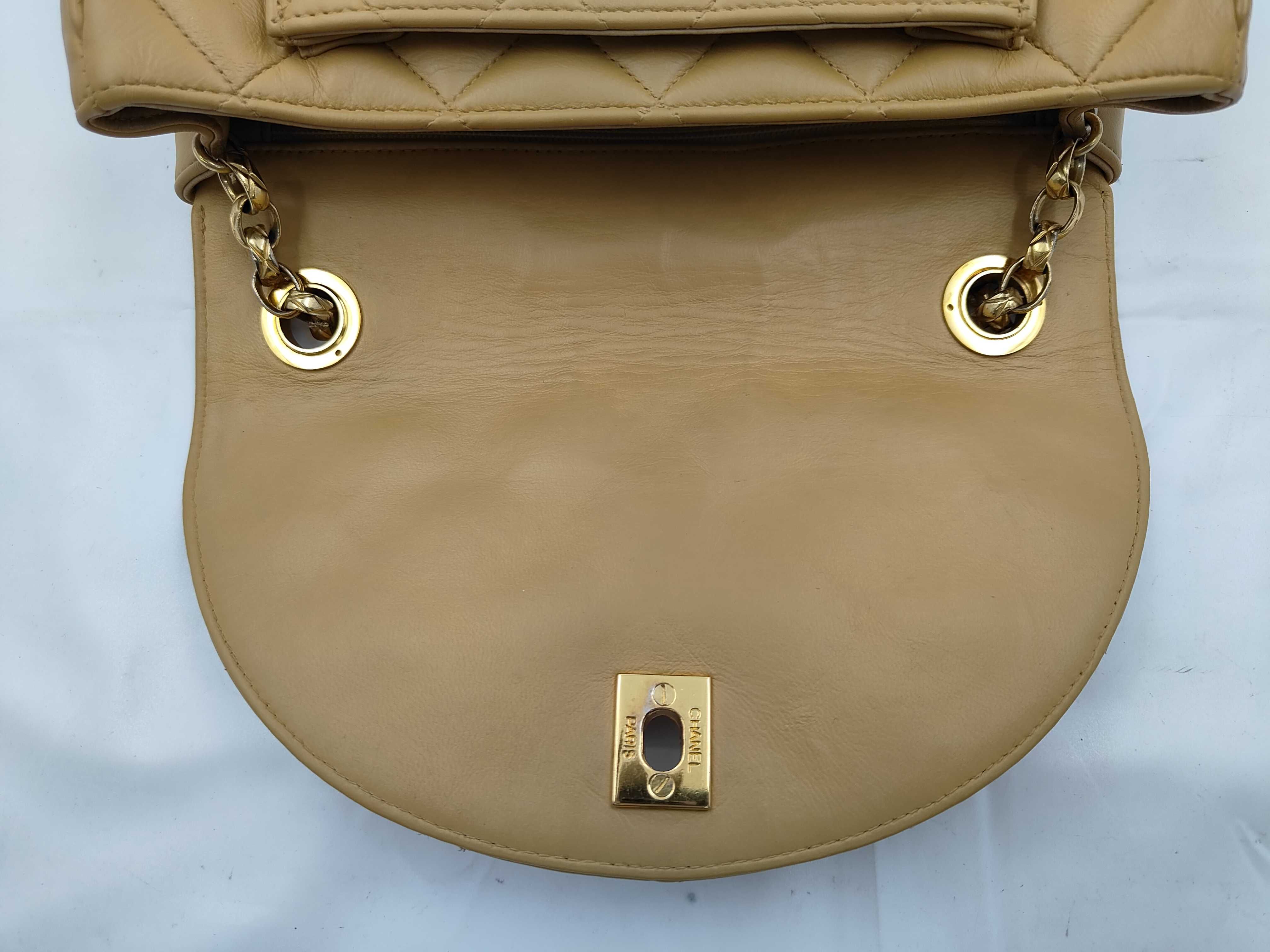 Matelassé Lambskin Single Flap Chain Bag with Gold Hardware Shoulder Bag — view 4