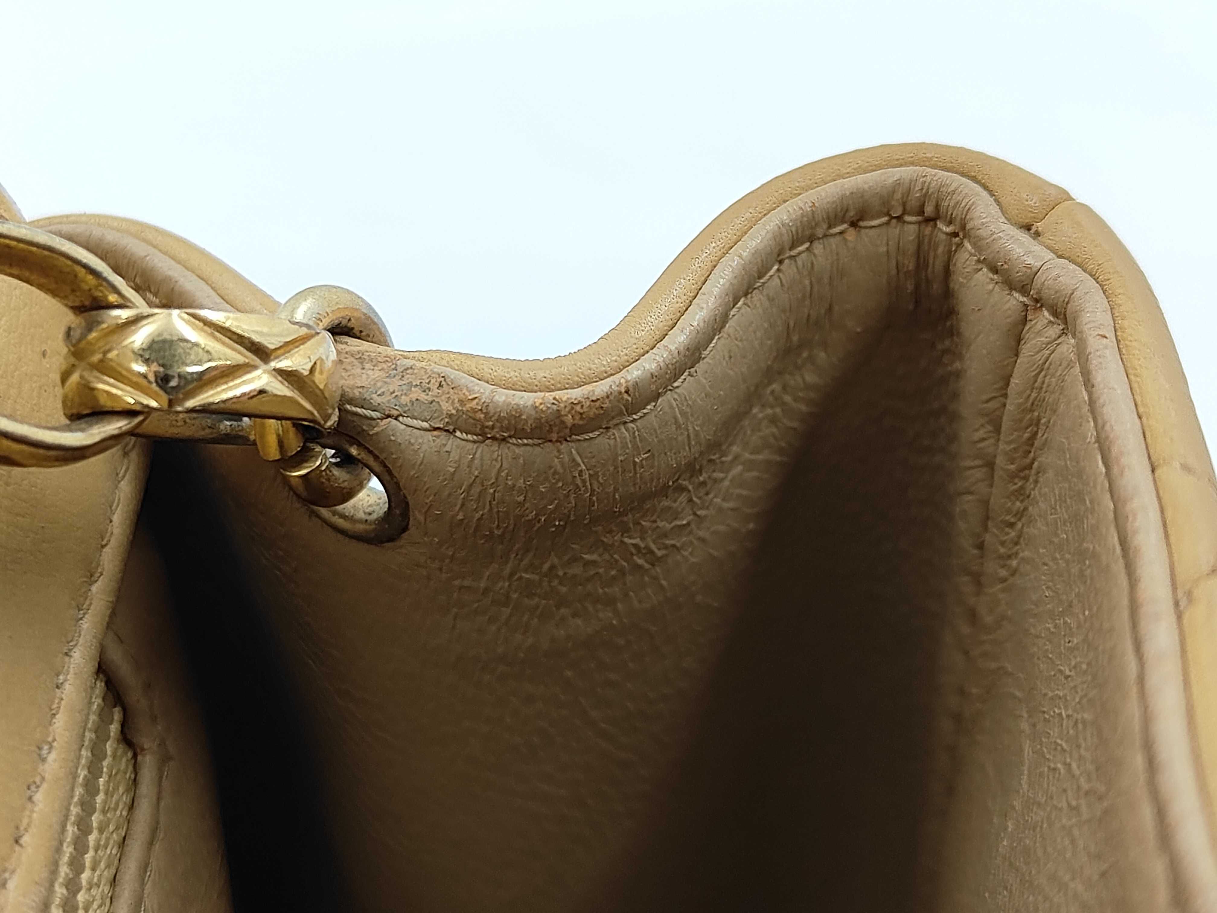 Matelassé Lambskin Single Flap Chain Bag with Gold Hardware Shoulder Bag — view 7