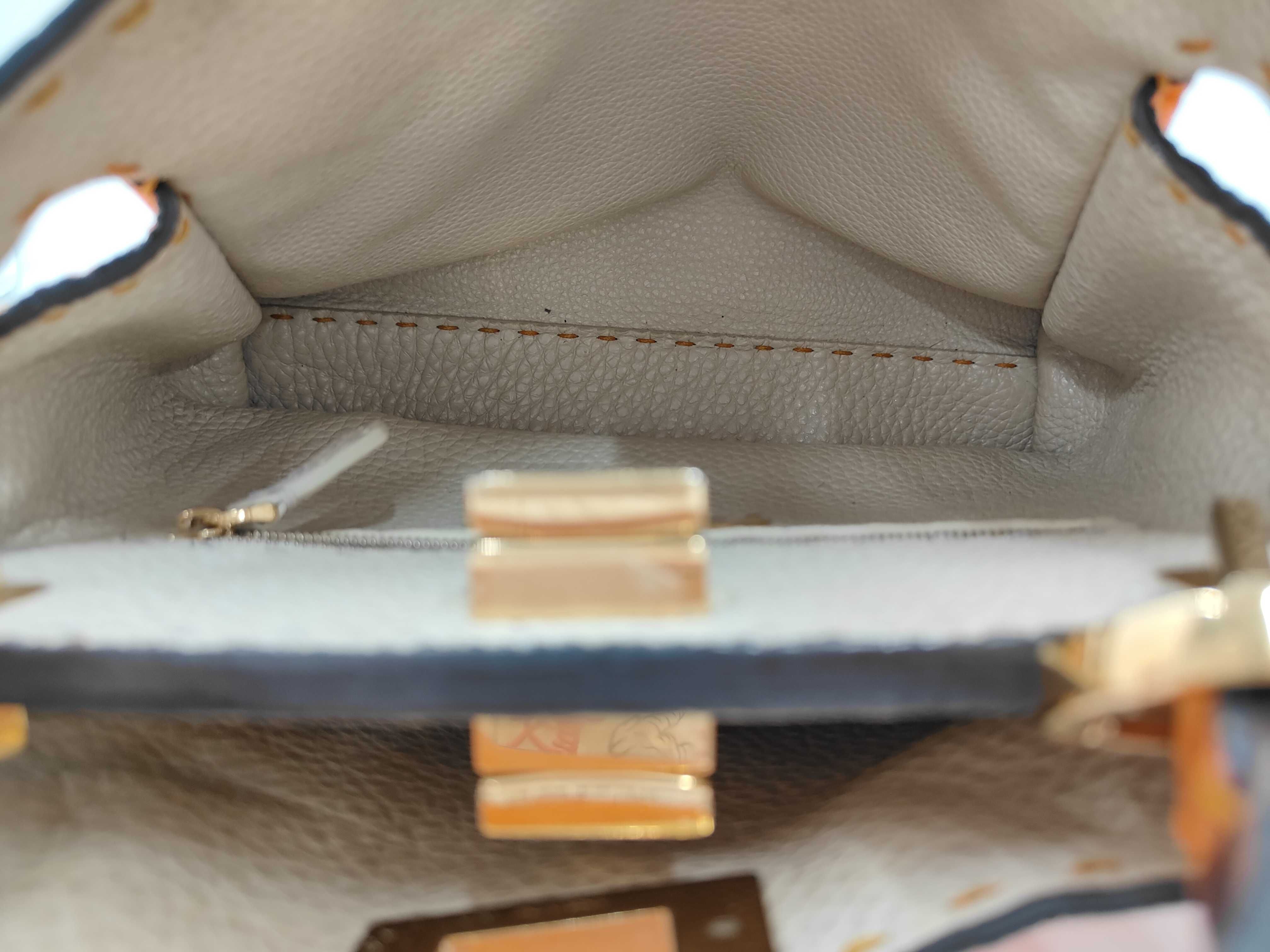 Peekaboo Bag Shoulder Bag — view 9