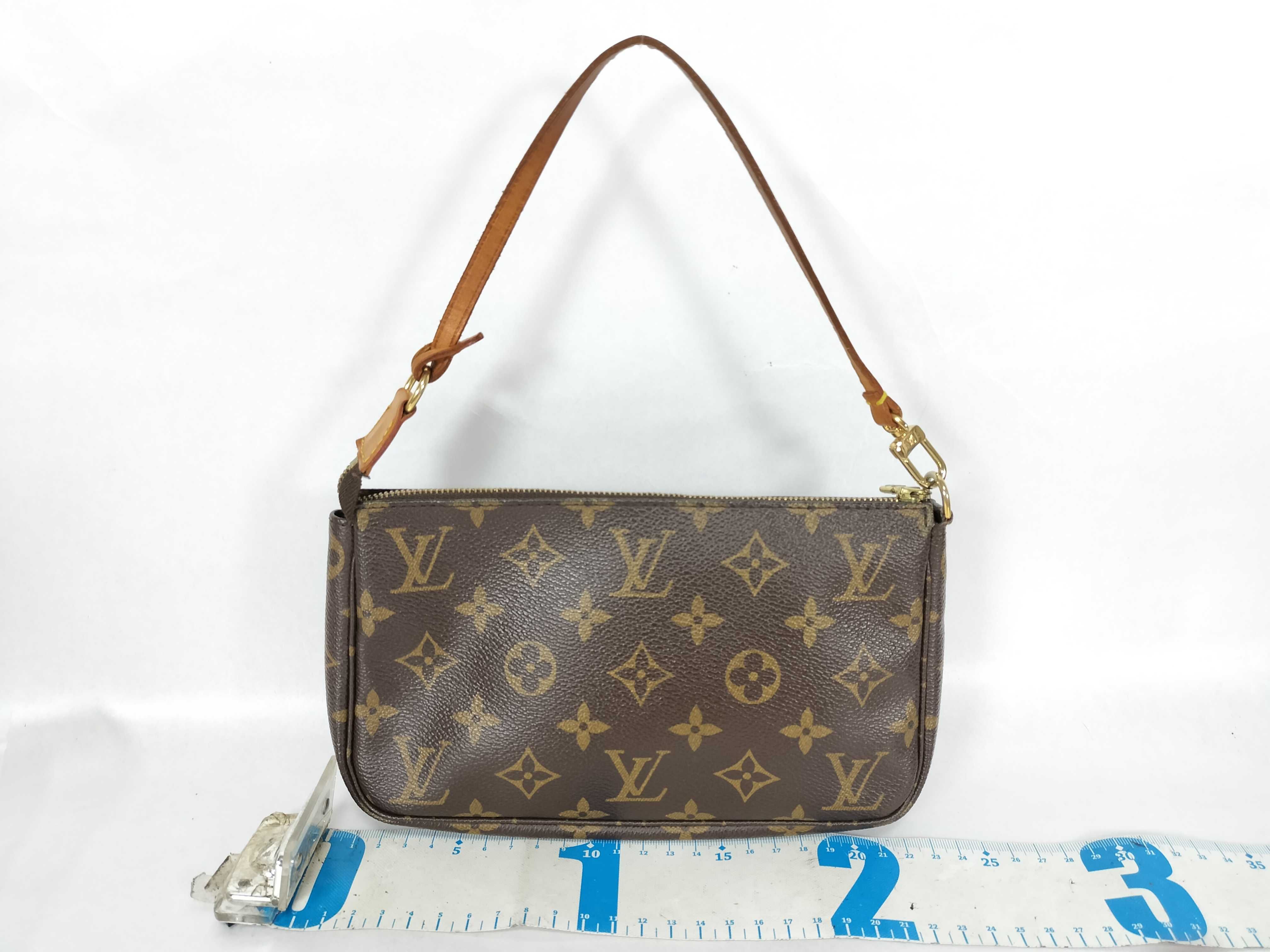 Monogram Louis Vuitton Accessoires Pouch — view 2
