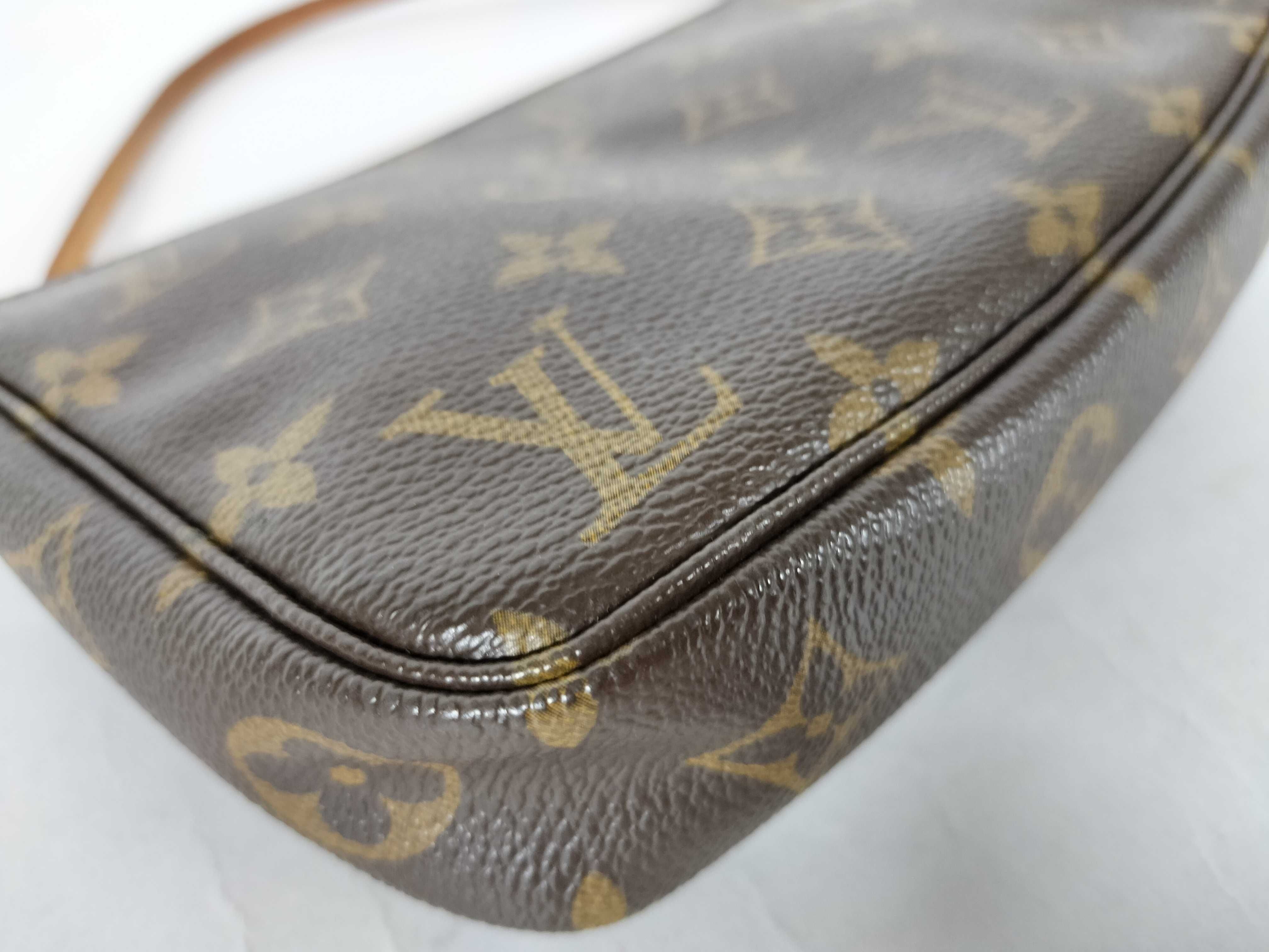 Monogram Louis Vuitton Accessoires Pouch — view 6