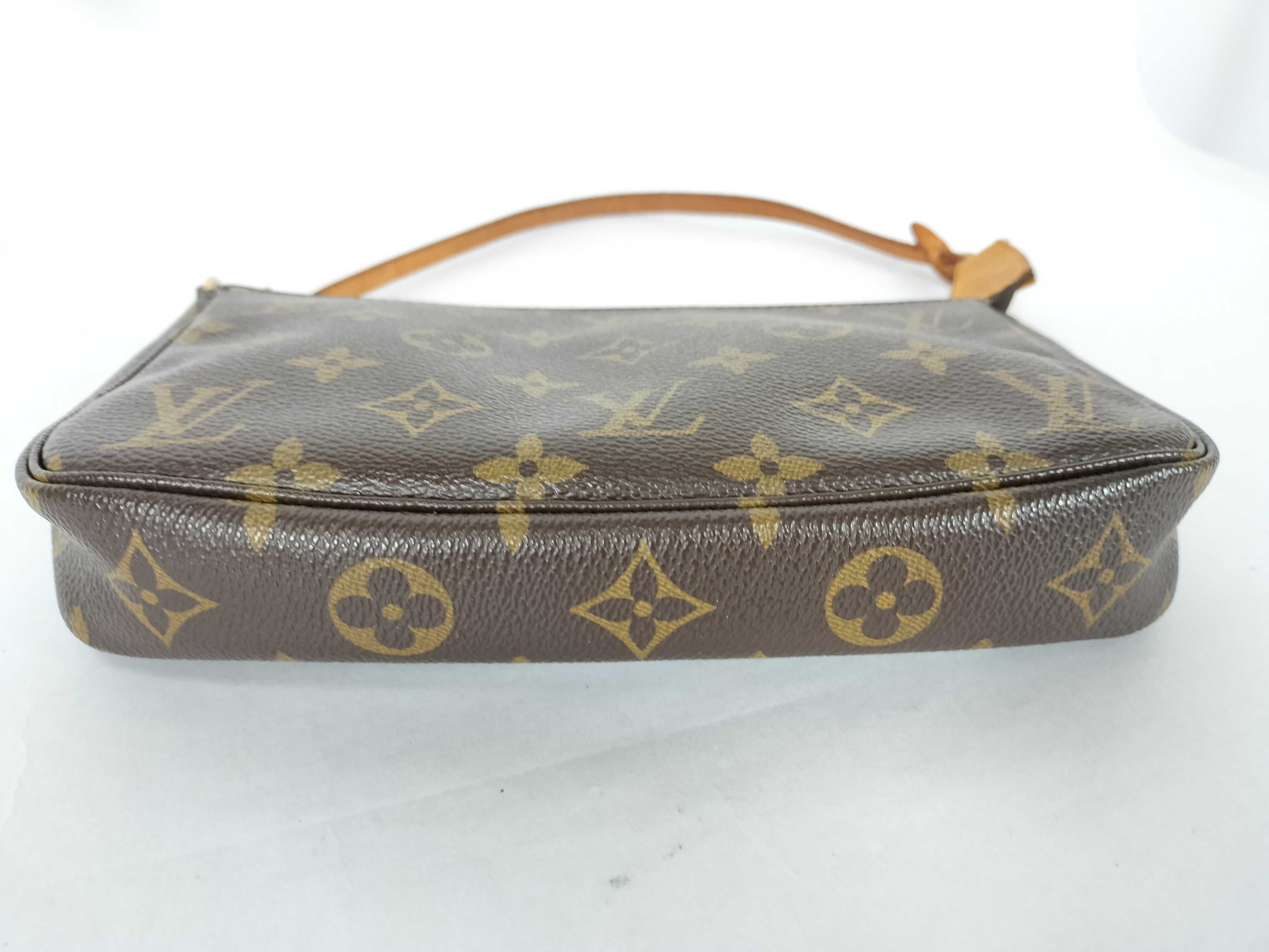Monogram Louis Vuitton Accessoires Pouch — view 7