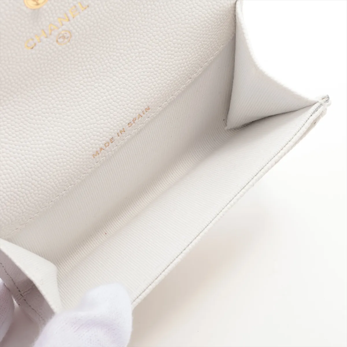 Matelassé Caviar Skin Card Case, White with Gold Hardware, L5K6K3E7 — view 4